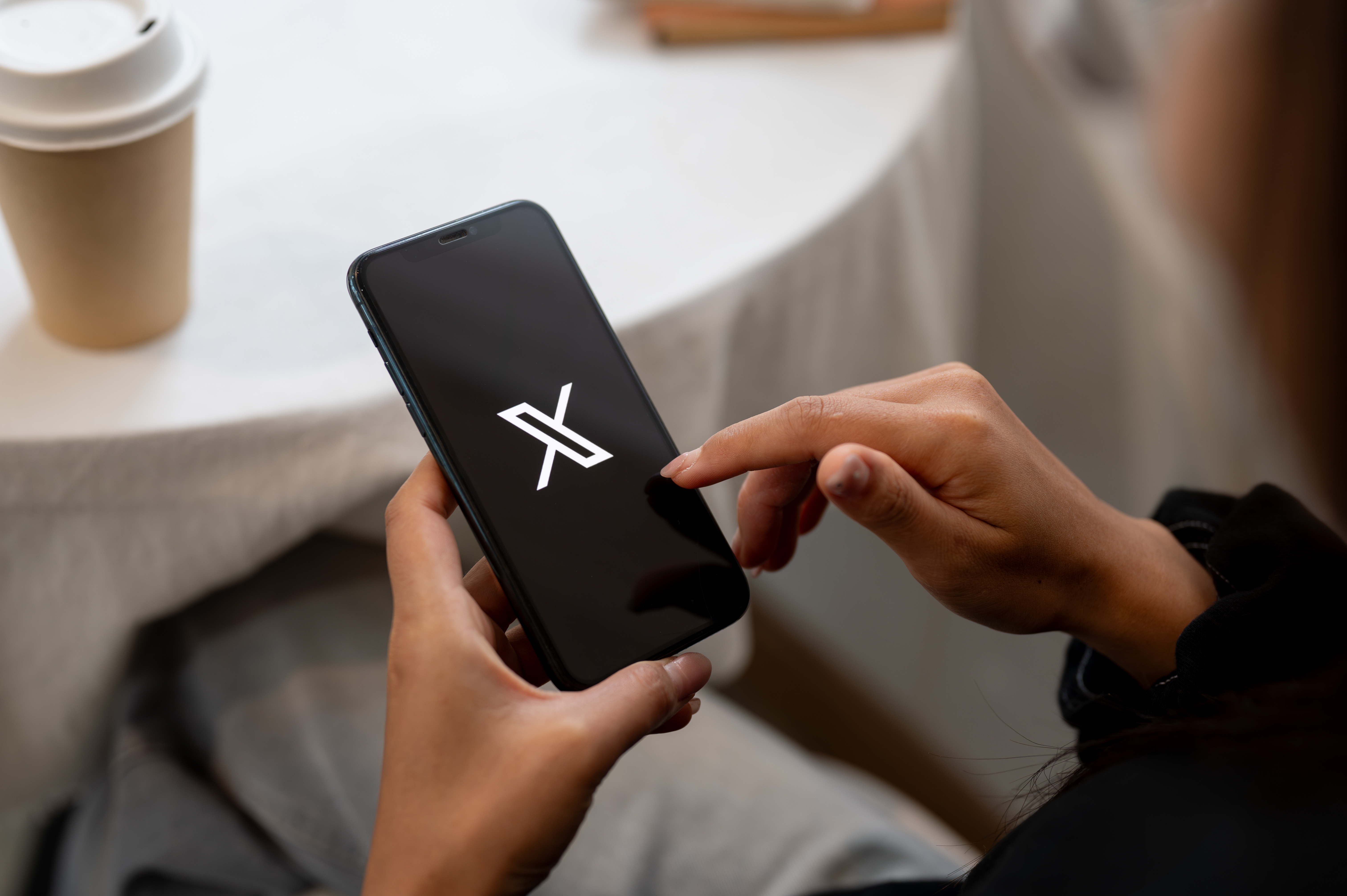 X investiga una oleada de correos para cambiar contraseñas que nadie solicitó