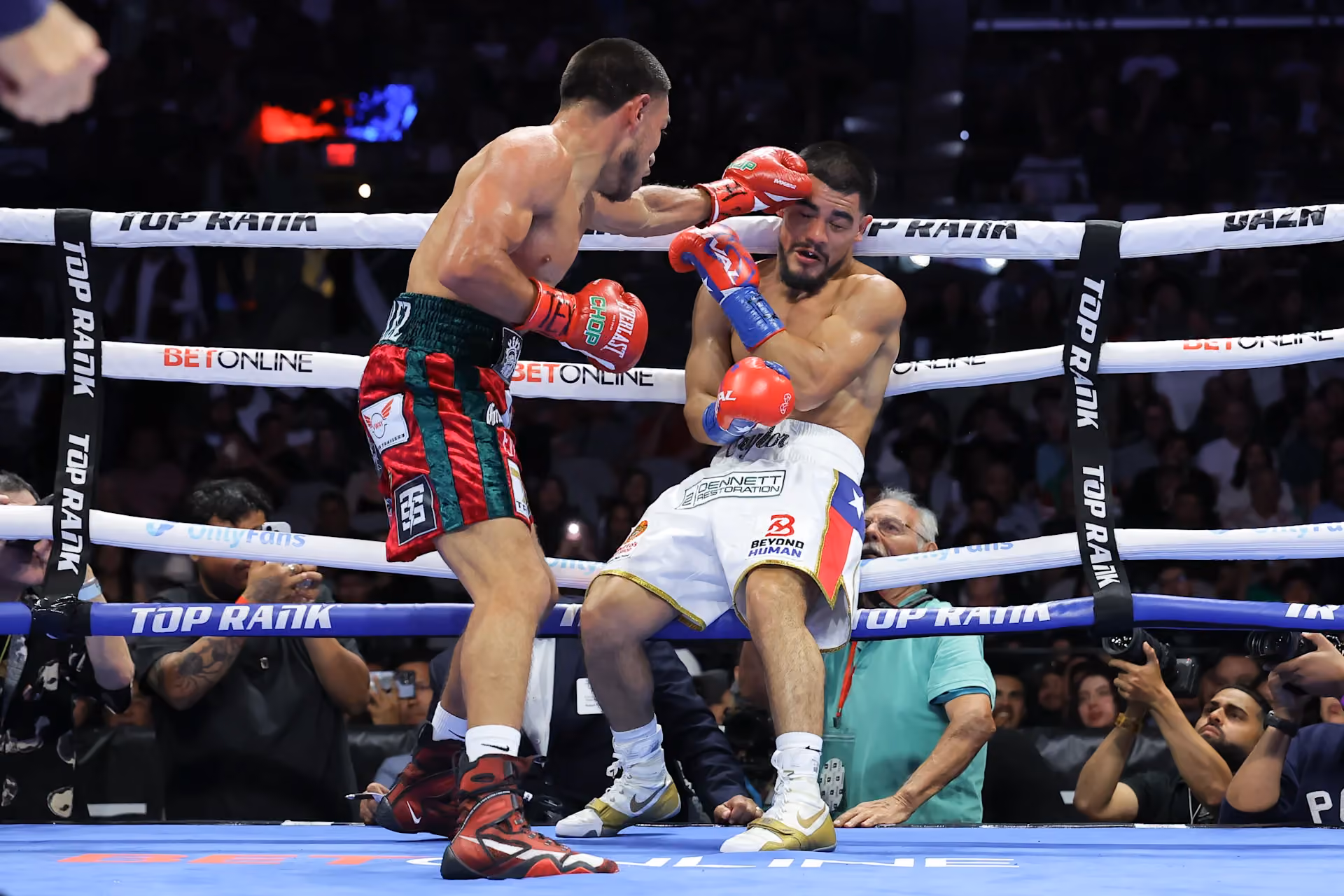 Albert "Chop Chop" González dominó el combate de principio a fin