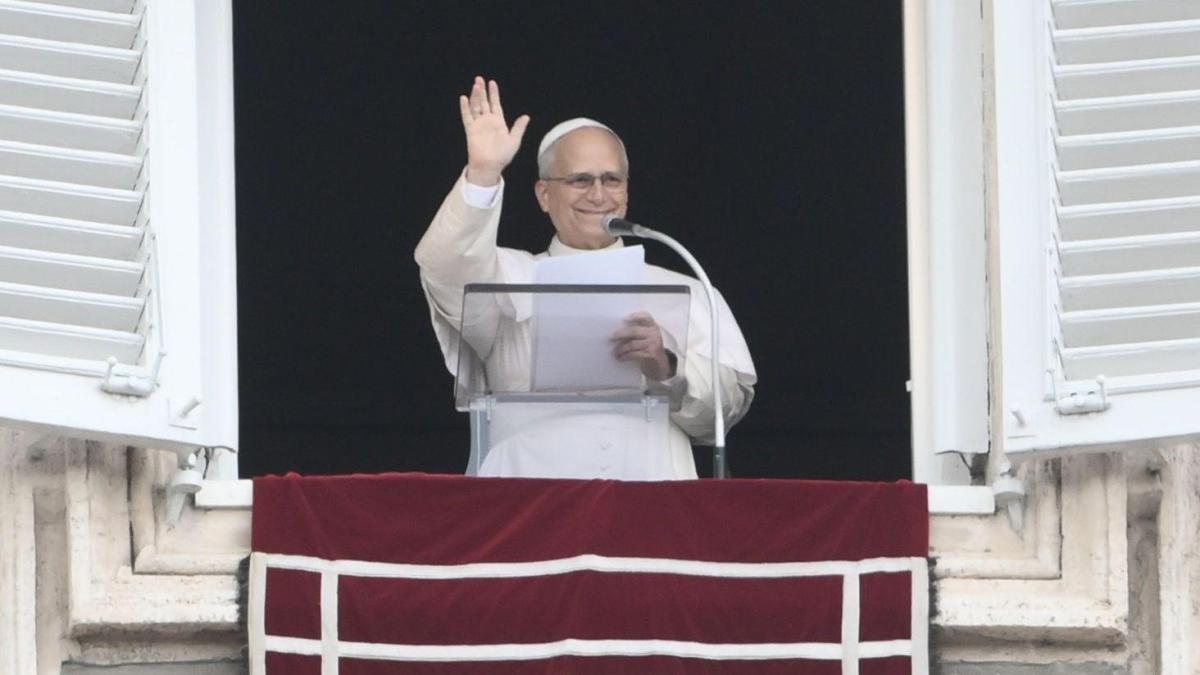 El papa León XIV hace su primera aparición pública tras ser operado por un cáncer de pulmón y hay "optimismo" sobre su viaje a América Latina