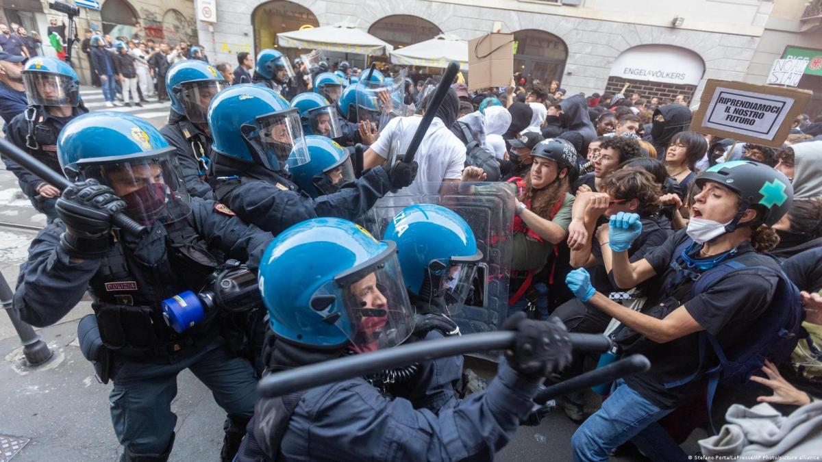 Protestas por el costo de la vida llegan a Milán, Italia