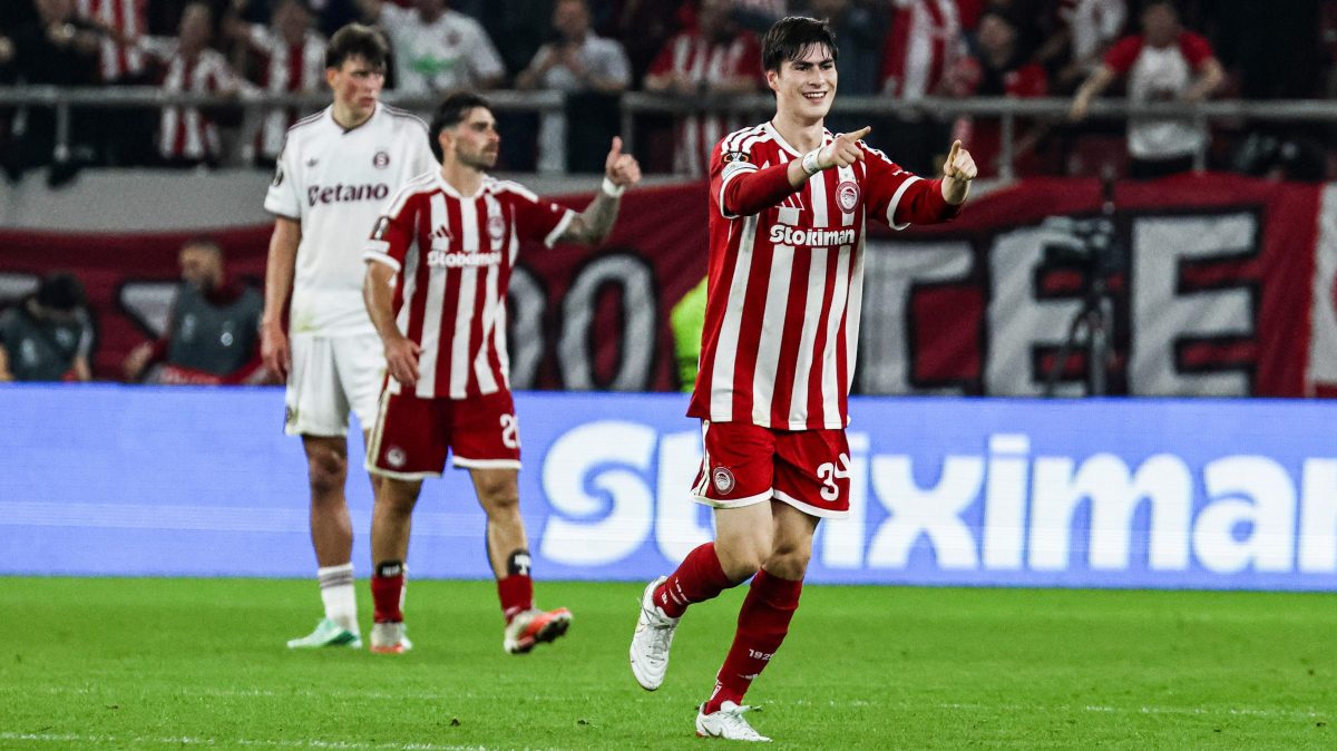 La "Hormiga" González anota su segundo gol en la Europa League al vencer 1-0 al Sparta Praga