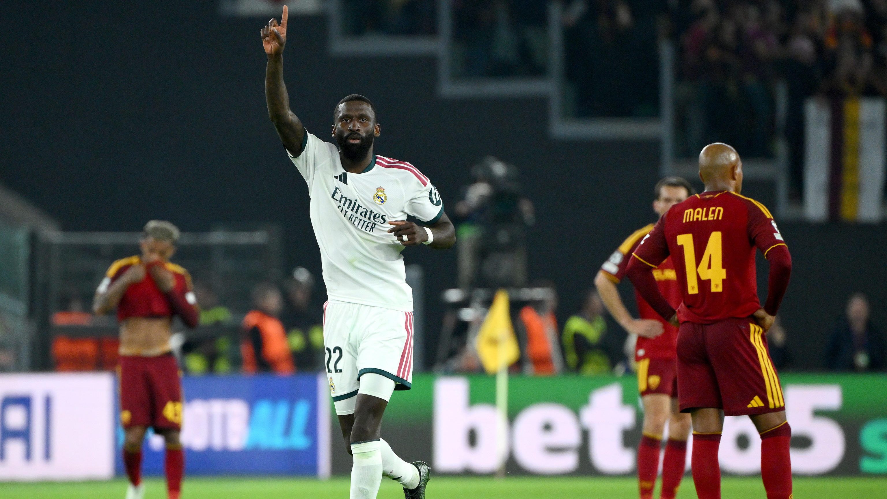 El Real Madrid, con su histórico ADN, rescata a Mourinho con una épica remontada en Roma