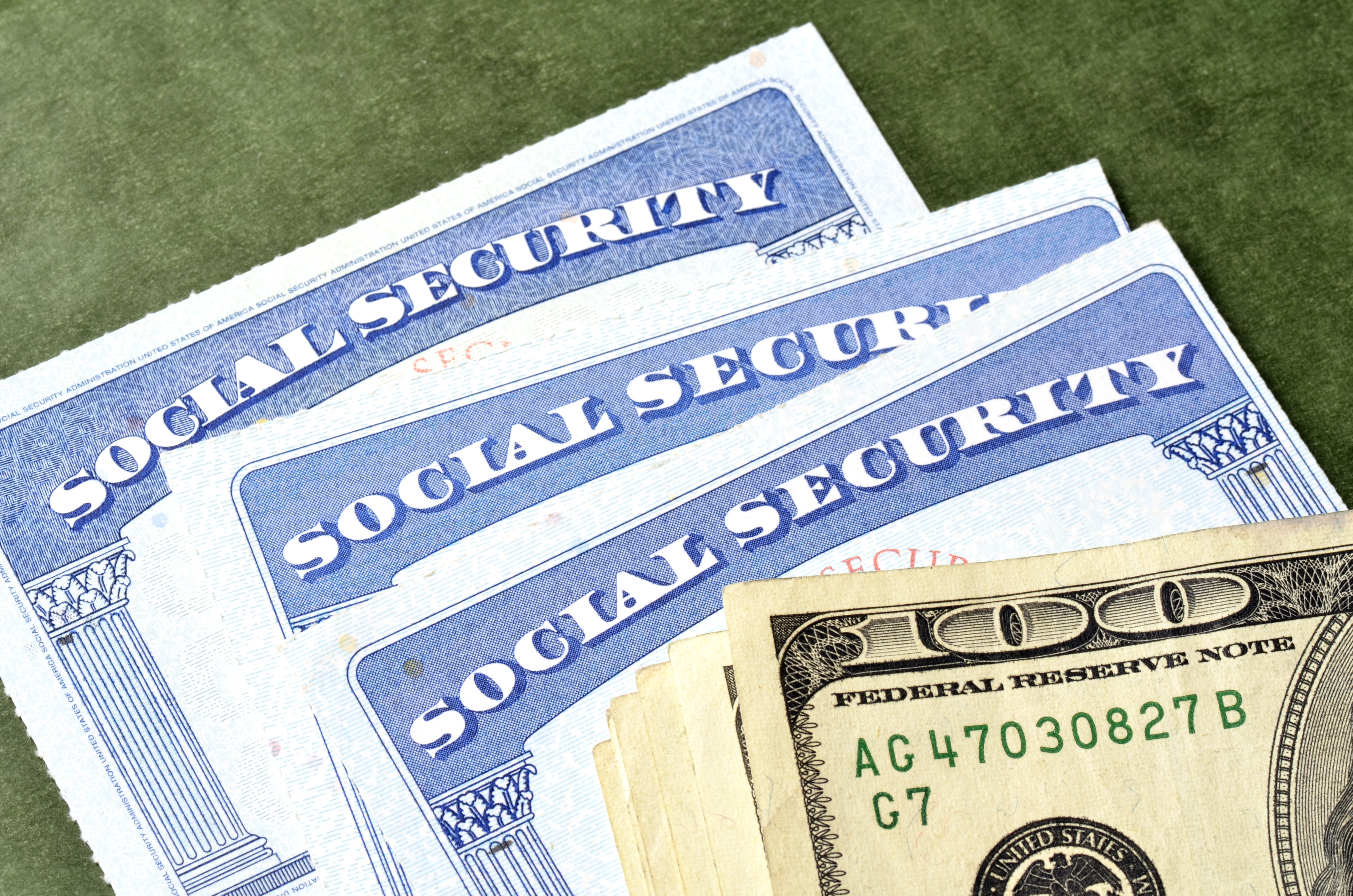Algunos beneficiarios del Seguro Social reciben $90 extra en octubre: quiénes y por qué