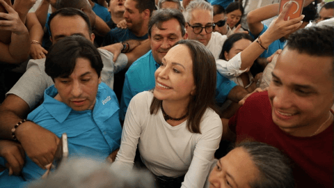 "Estoy aquí. Con ustedes": María Corina Machado y Edmundo González anuncian que la líder opositora regresó a Venezuela