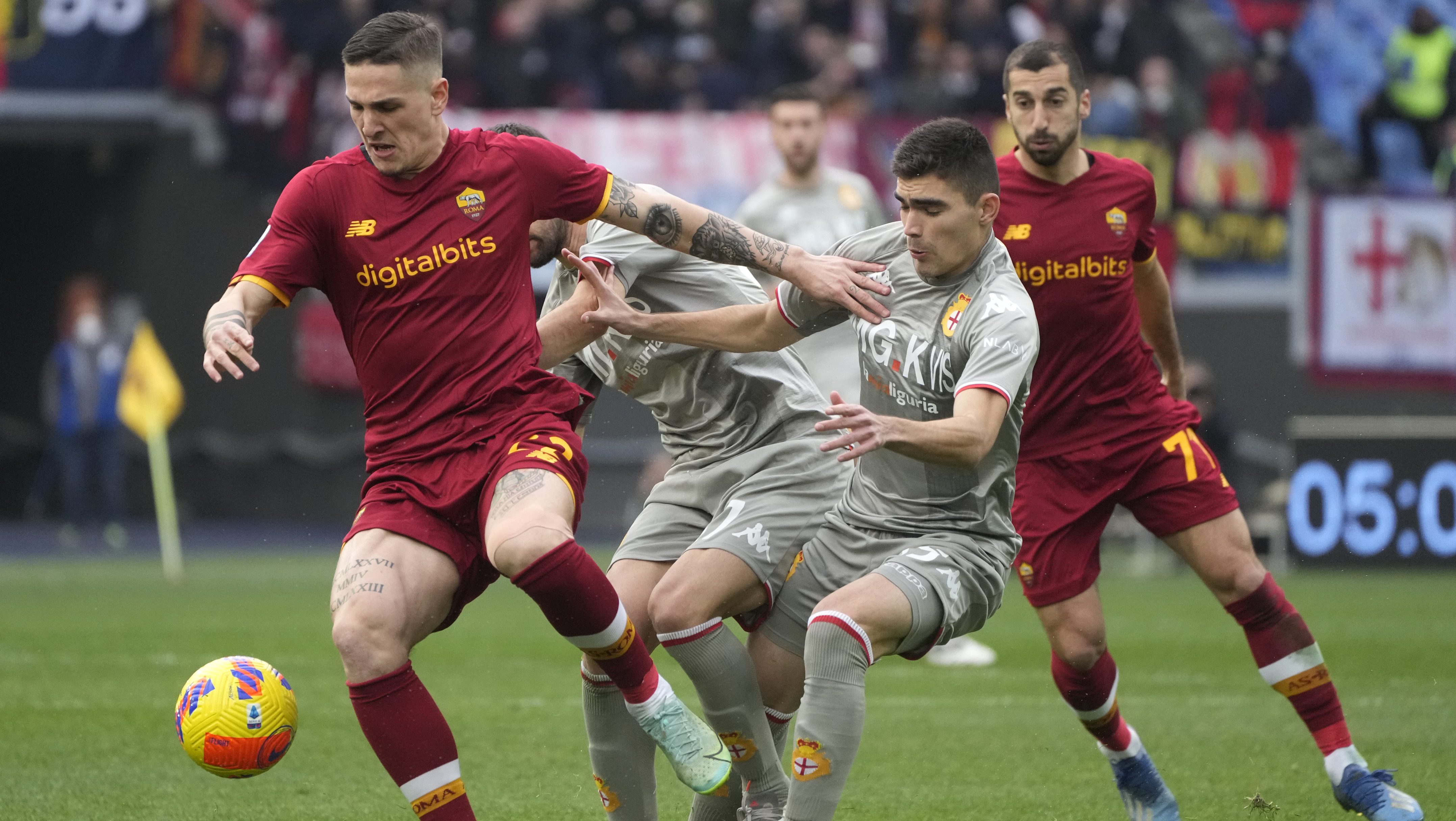 Johan Vásquez registra autogol, pero el Genoa registra su primera victoria