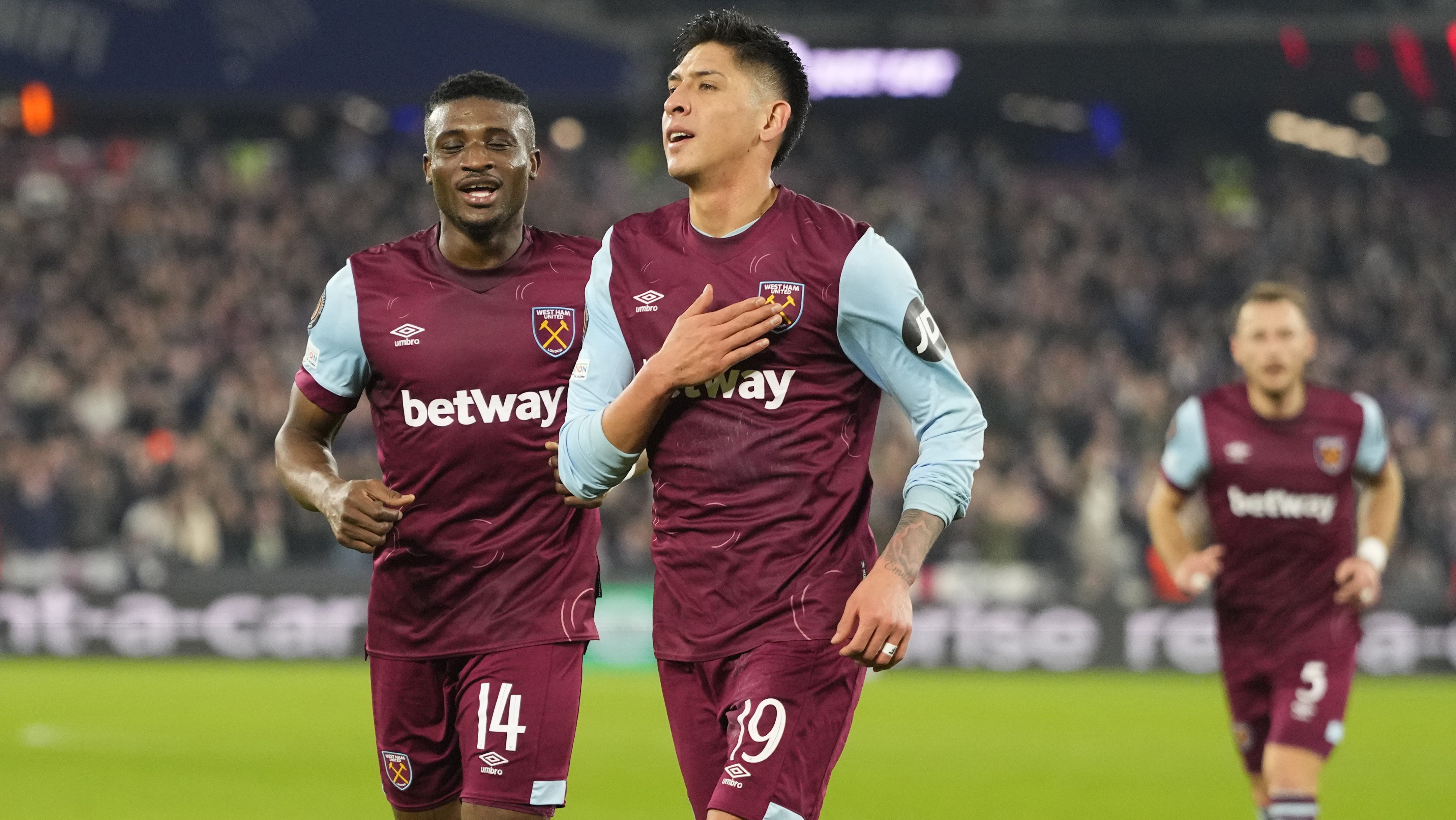 Edson Álvarez sigue cepillado en el West Ham United y estaría preparando sus maletas