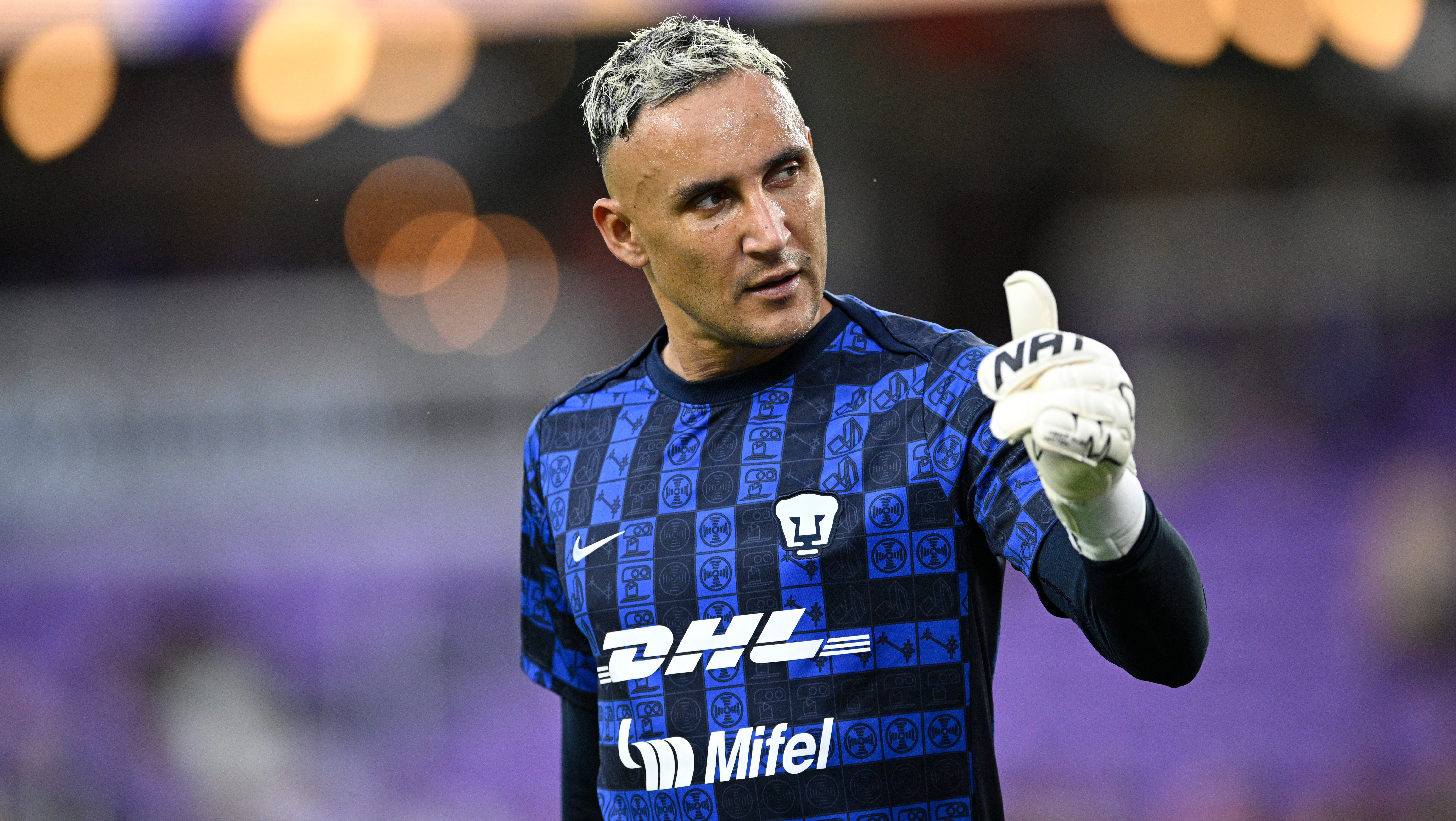 Keylor Navas sale en defensa de Esteban Solari