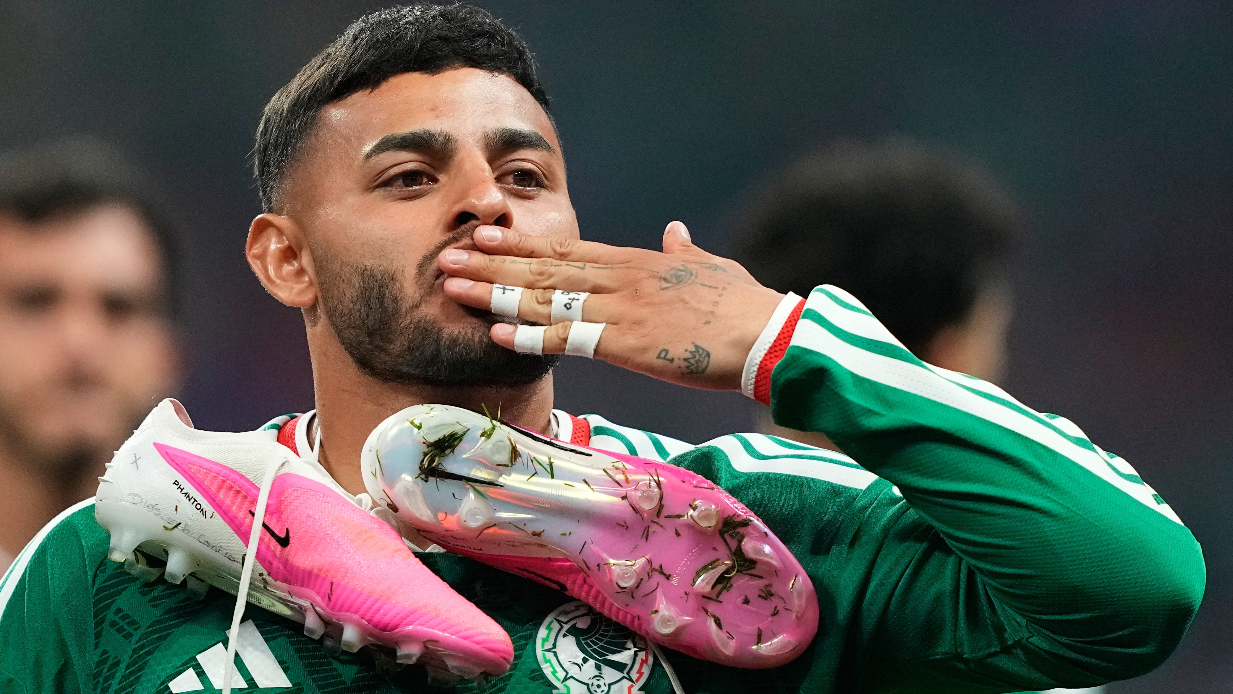 Jesús Gallardo habla del futuro de Alexis Vega en la selección mexicana