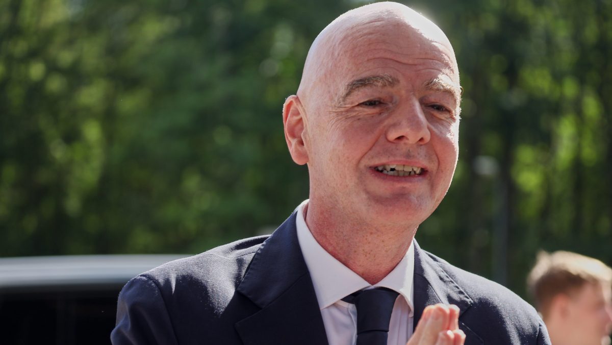 Ganni Infantino de nuevo en camisa de once varas por ocultar segundo sueldo en la FIFA
