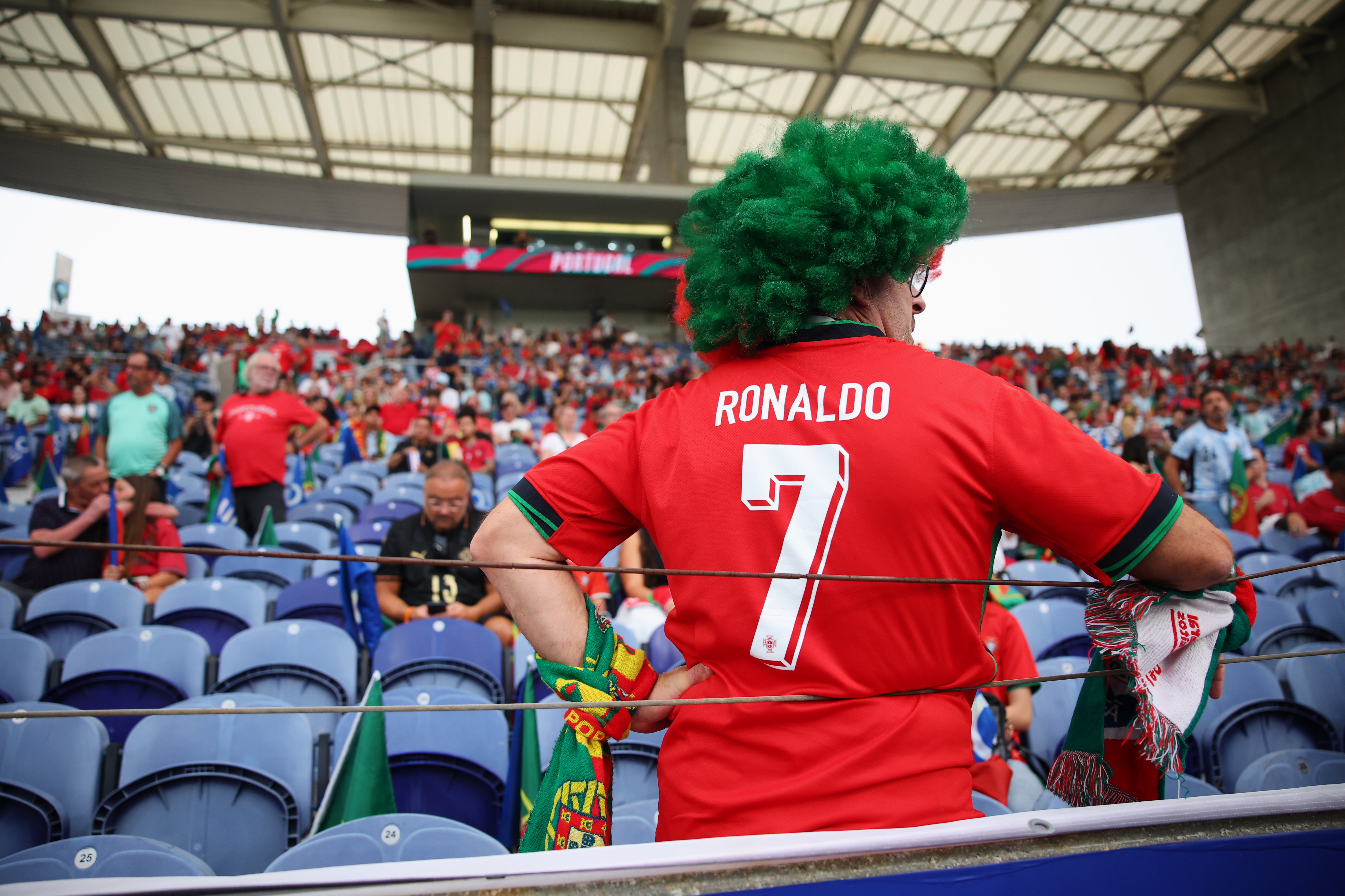 Expresidente de la Federación de Portugal le pide "humildad" a Cristiano Ronaldo
