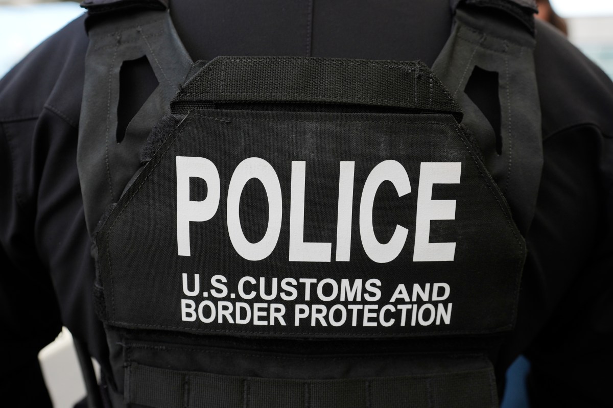 CBP incauta casi 1,000 libras de metanfetamina líquida en el condado de Riverside