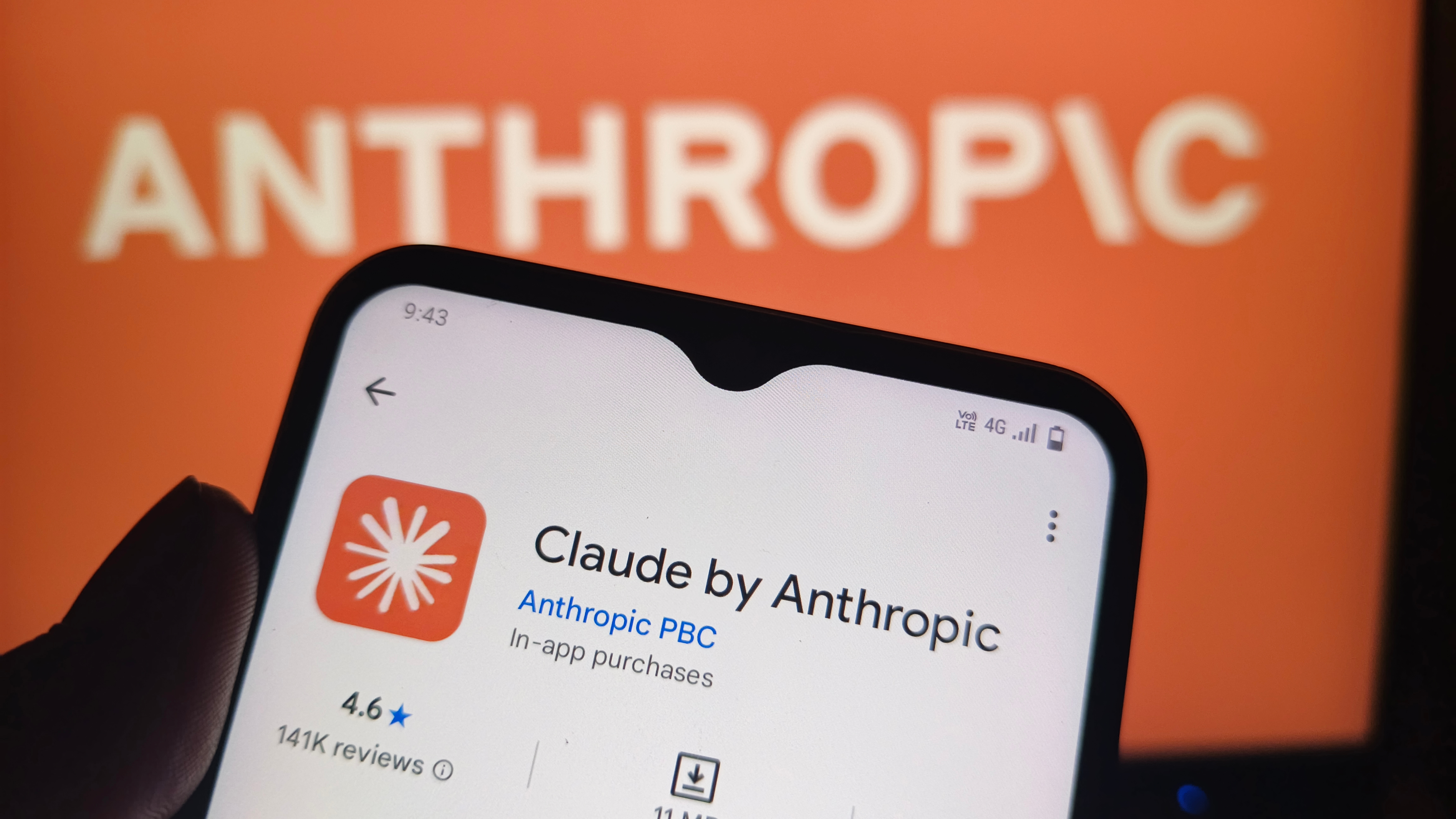 Anthropic actualiza las reglas de Claude y prohíbe el maltrato extremo a su IA