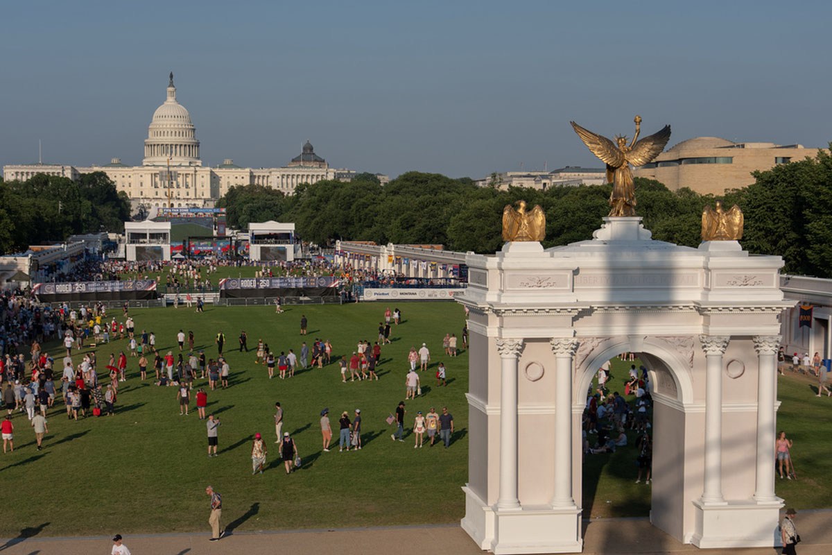 Se retoma el proyecto de arrancar la construcción del “Arco del Triunfo” en Washington