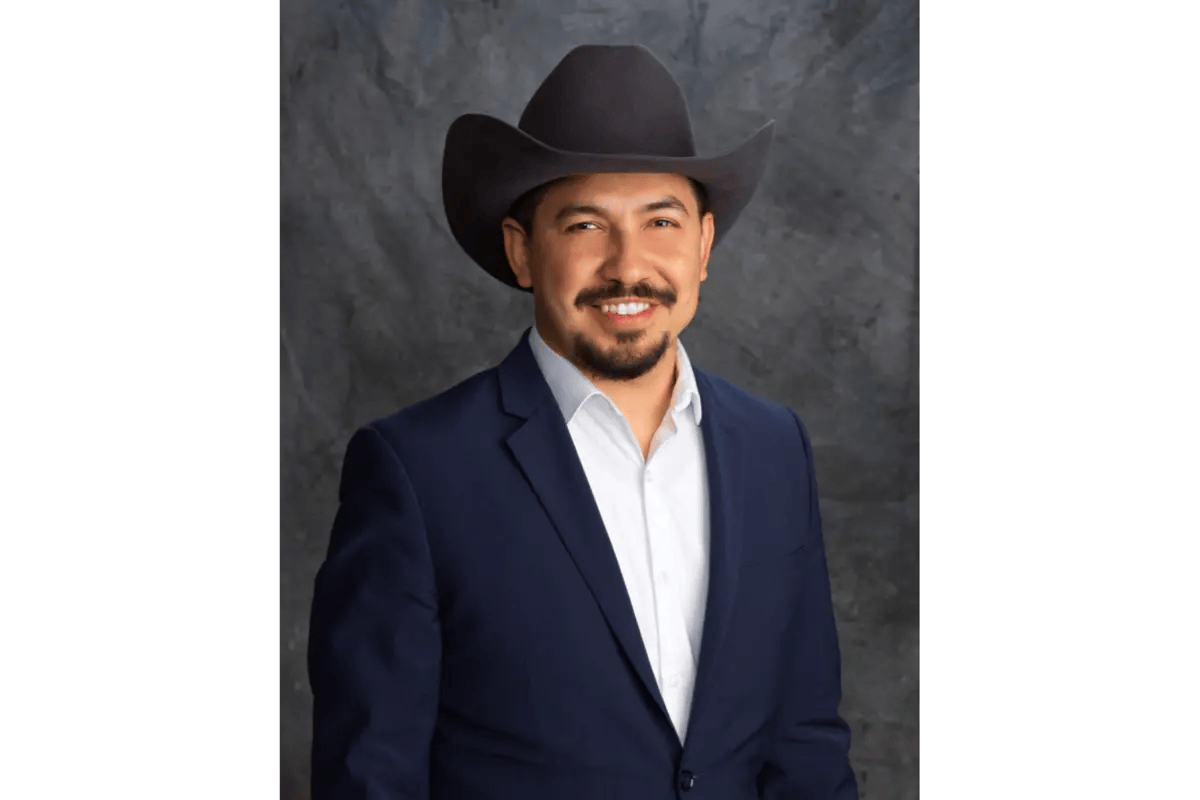 Editorial: por la reelección de Armando Carmona al concejo municipal de la ciudad de Jurupa Valley