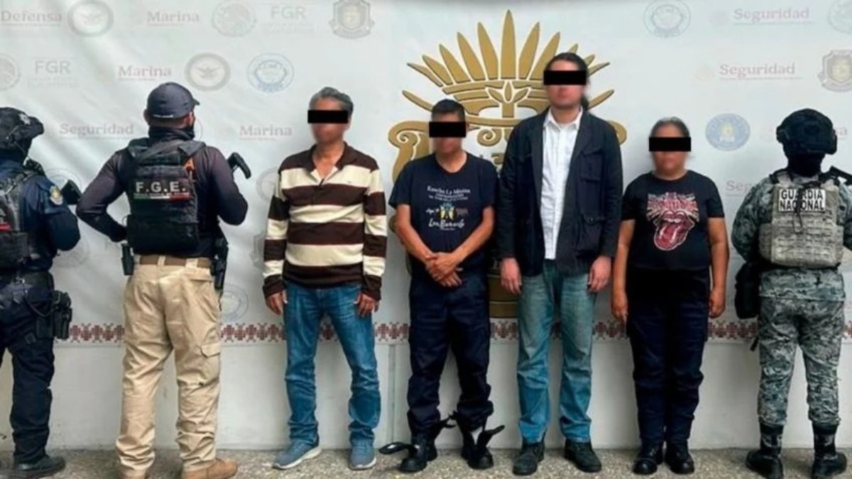 Detienen a 4 funcionarios mexicanos acusados de la desaparición de una adolescente