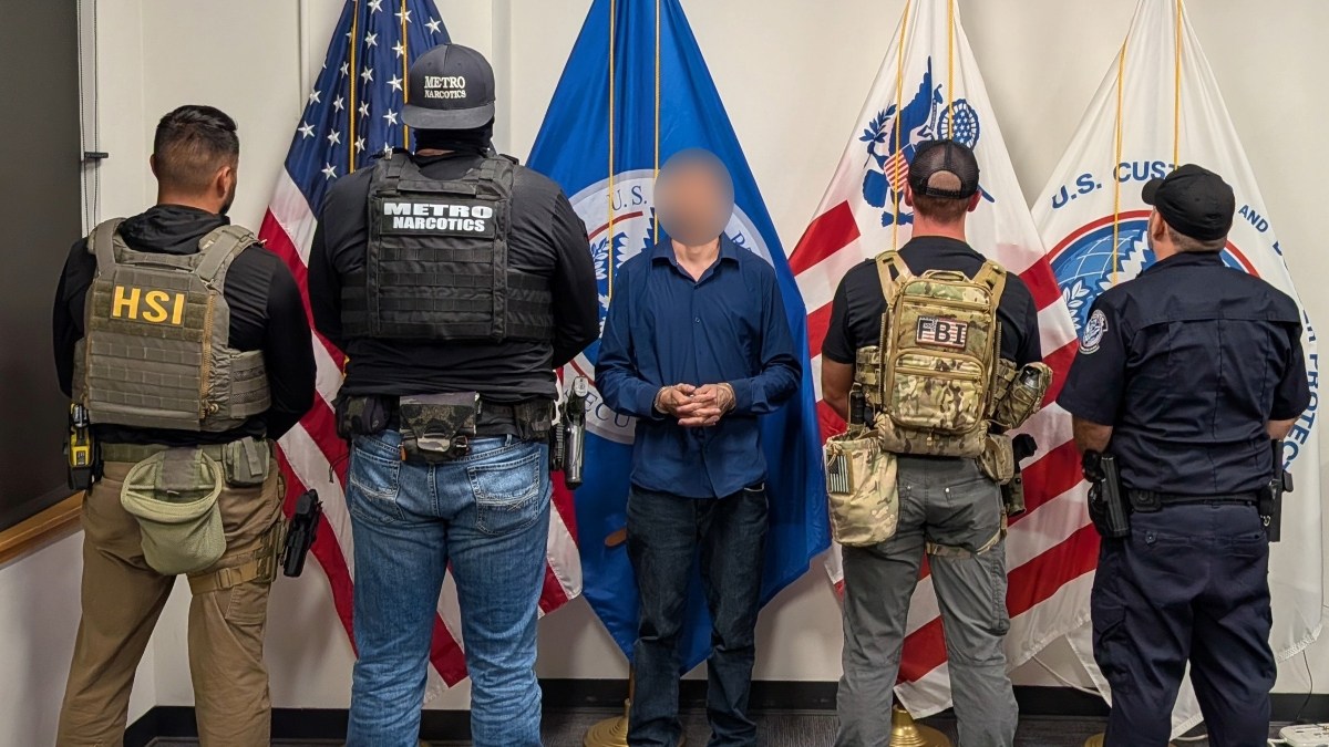 FBI descubre una red de fentanilo dirigida por un estadounidense desde una prisión mexicana