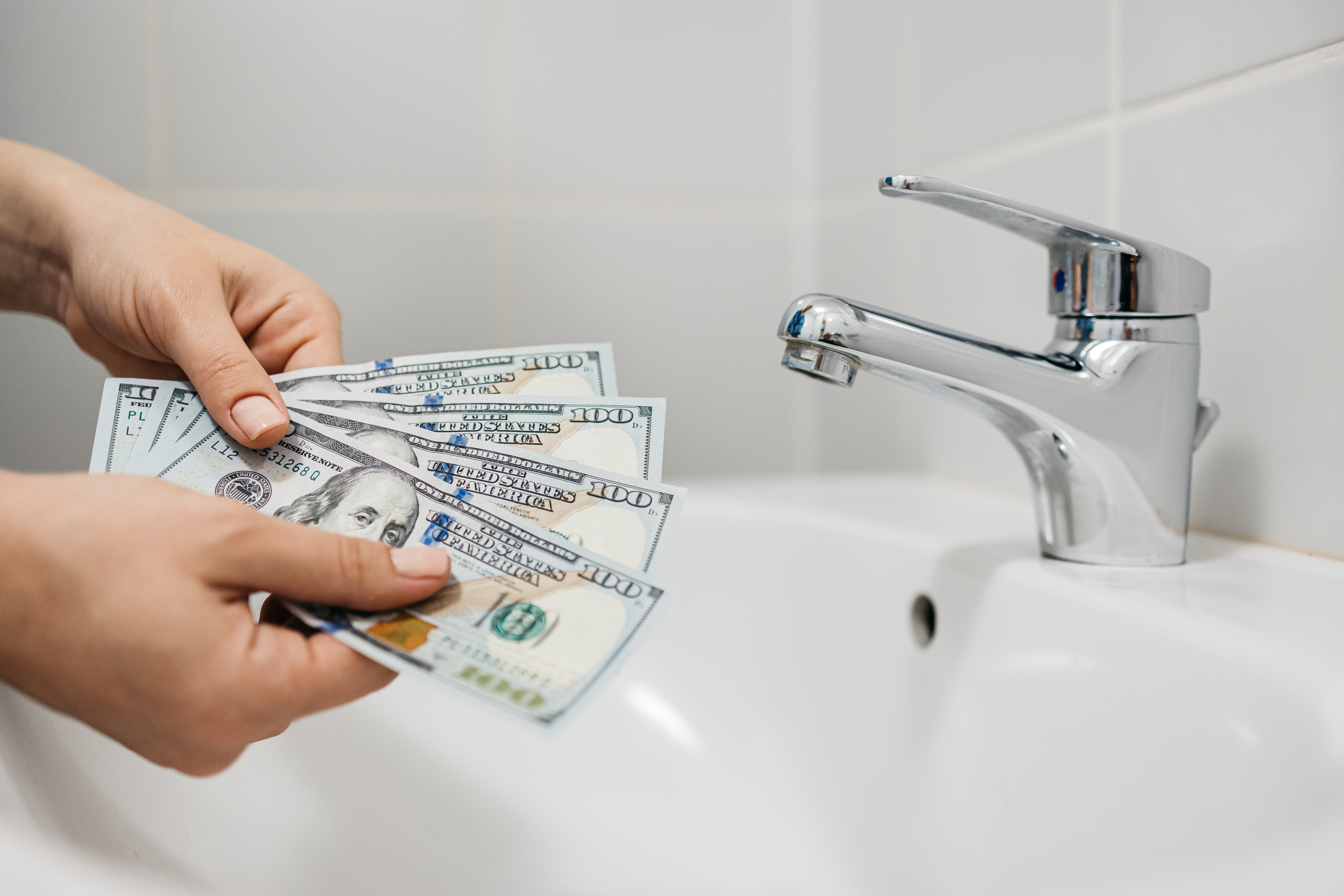 El servicio de agua en EE.UU. ha subido un 62% en una década: ¿dónde es más caro?