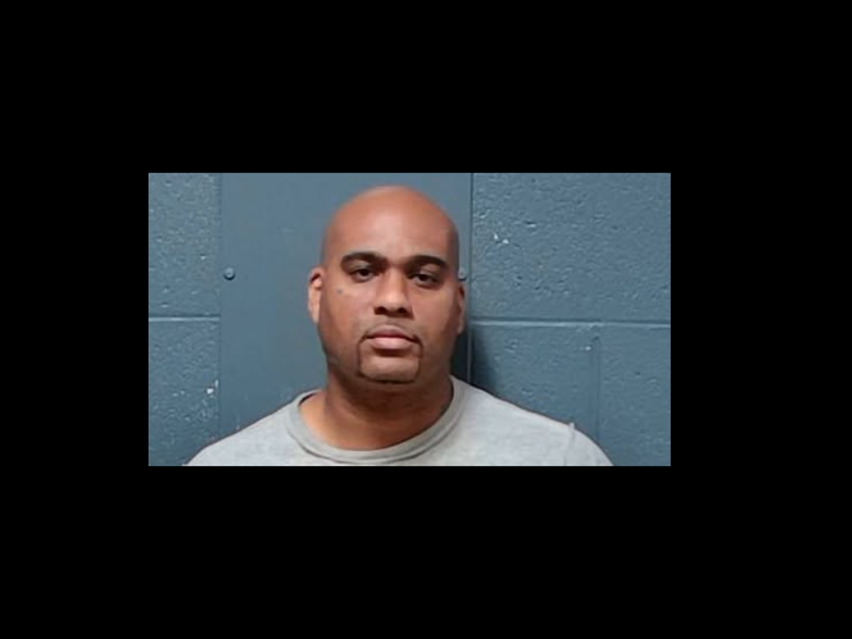 Acusan a hombre de Missouri de asesinar a su esposa y obligar a sus hijos a participar en el crimen