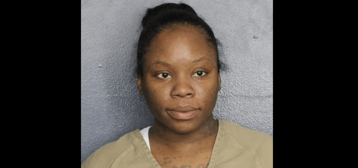 Arrestan a mujer en Florida por presuntamente usar la identidad de su hermana fallecida para obtener ayuda de vivienda