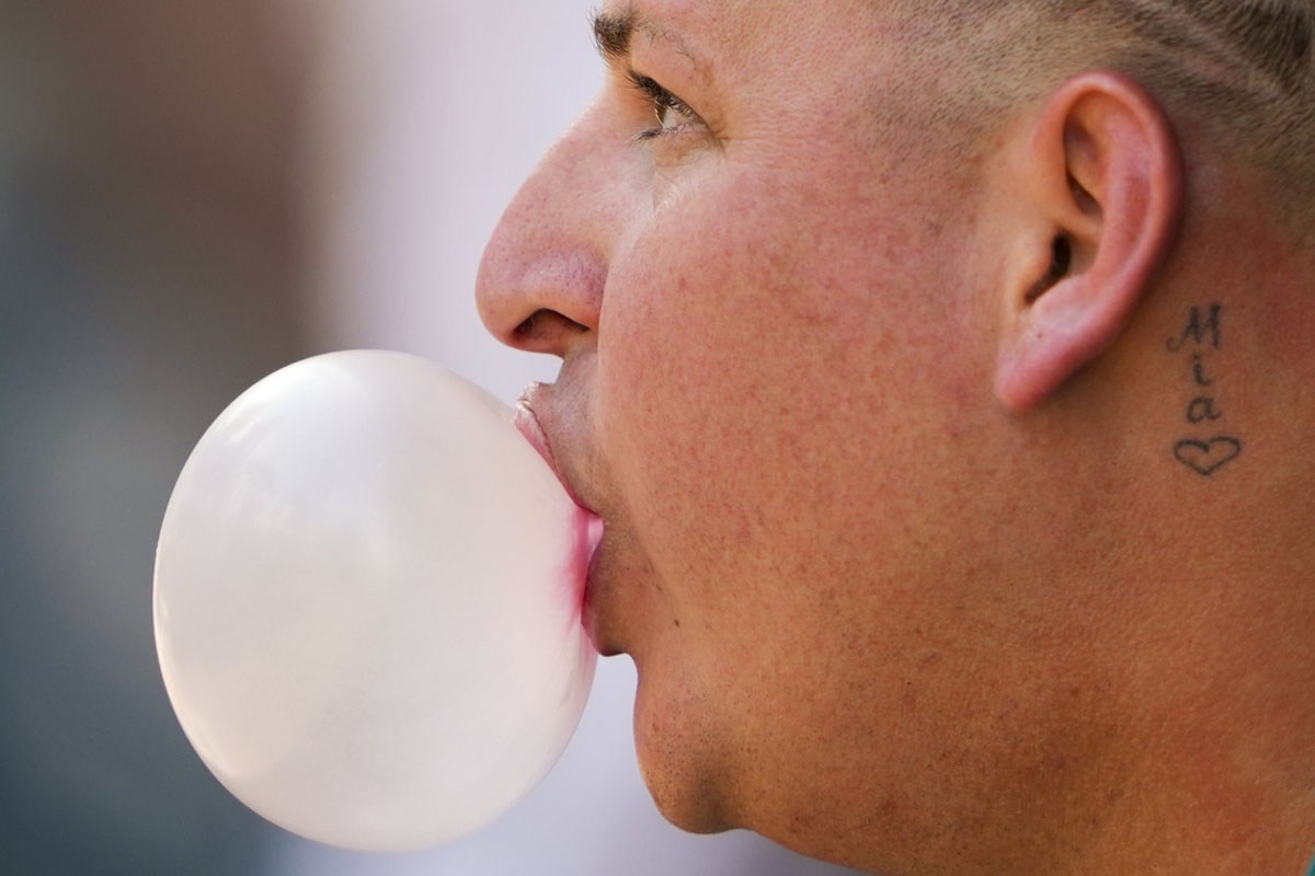 Proyecto Ley pretende prohibir la venta de chicles en un estado demócrata donde los consideran dañinos
