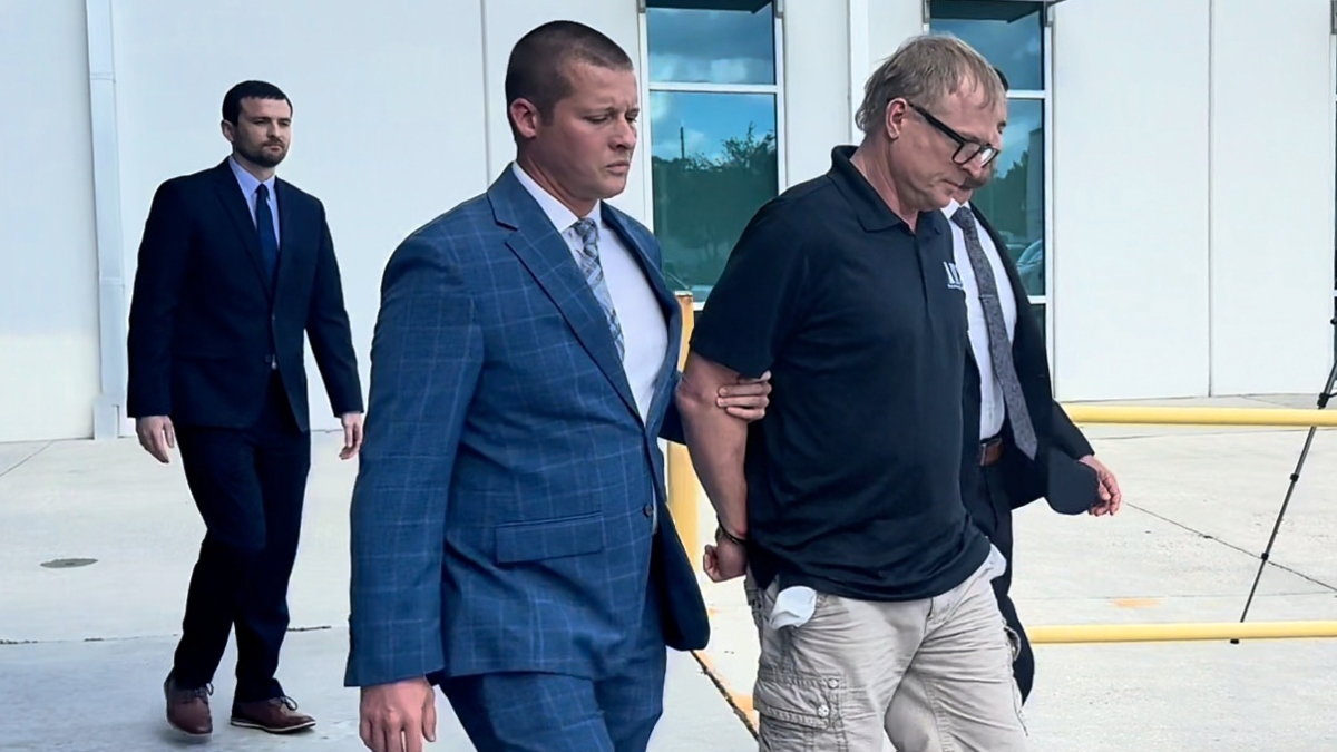 Un hombre de Florida es acusado de asesinar a su exprometida tras discutir en TV por anillo de bodas
