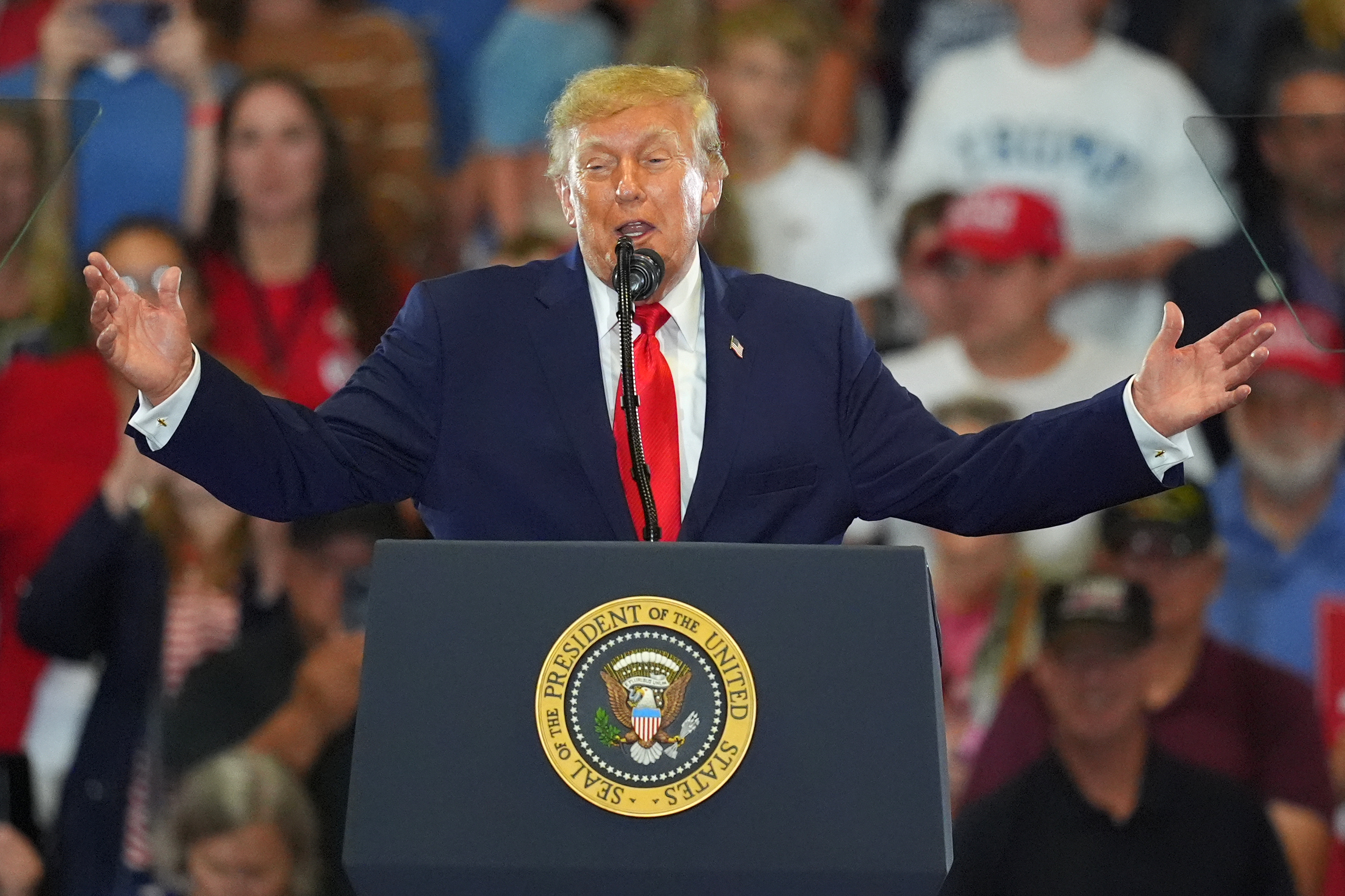 Trump advierte que podría recurrir a la Ley de Insurrección durante las elecciones