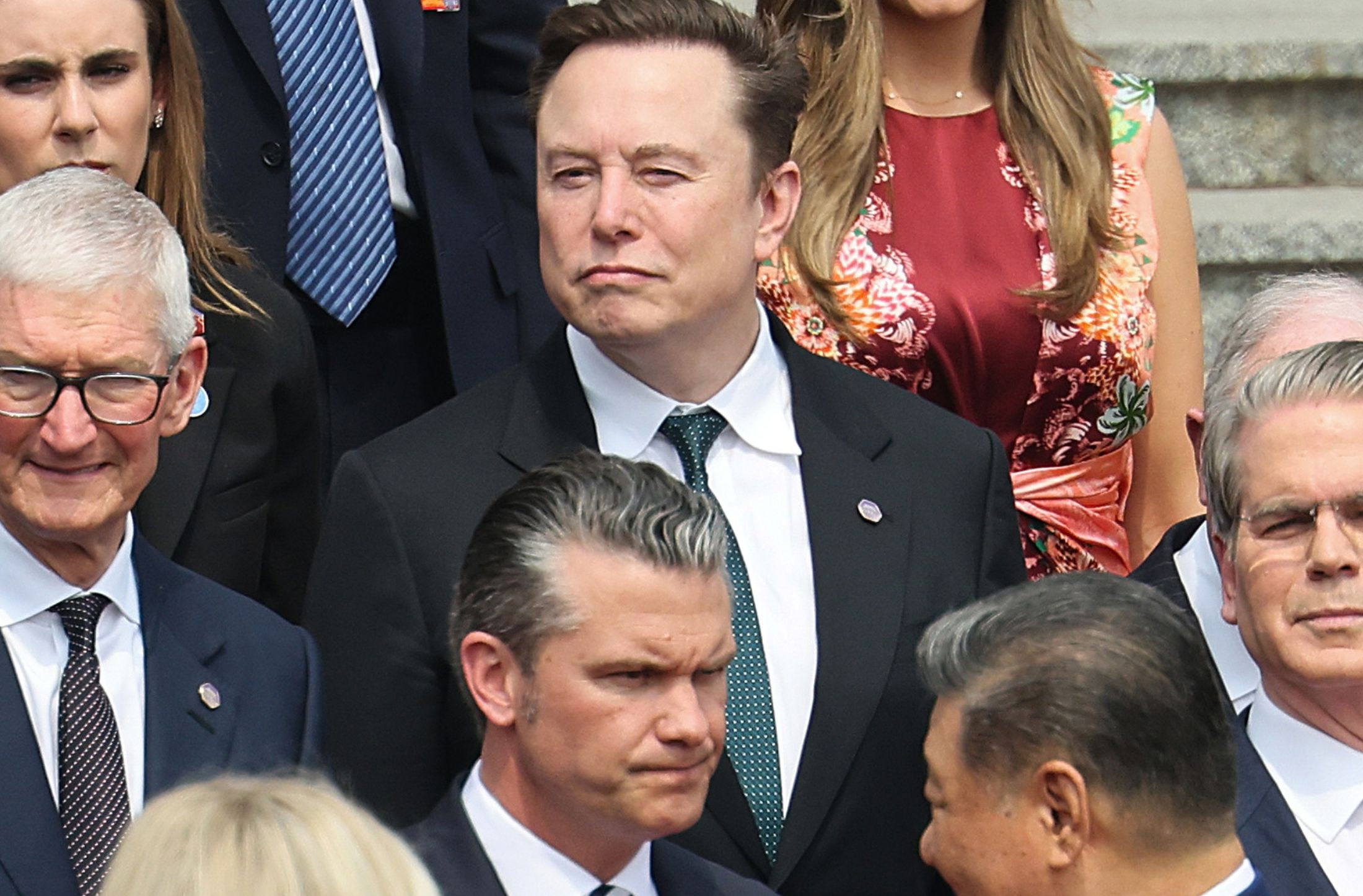 Hegseth incorpora a Elon Musk al Pentágono para estudiar cómo serán las guerras del futuro