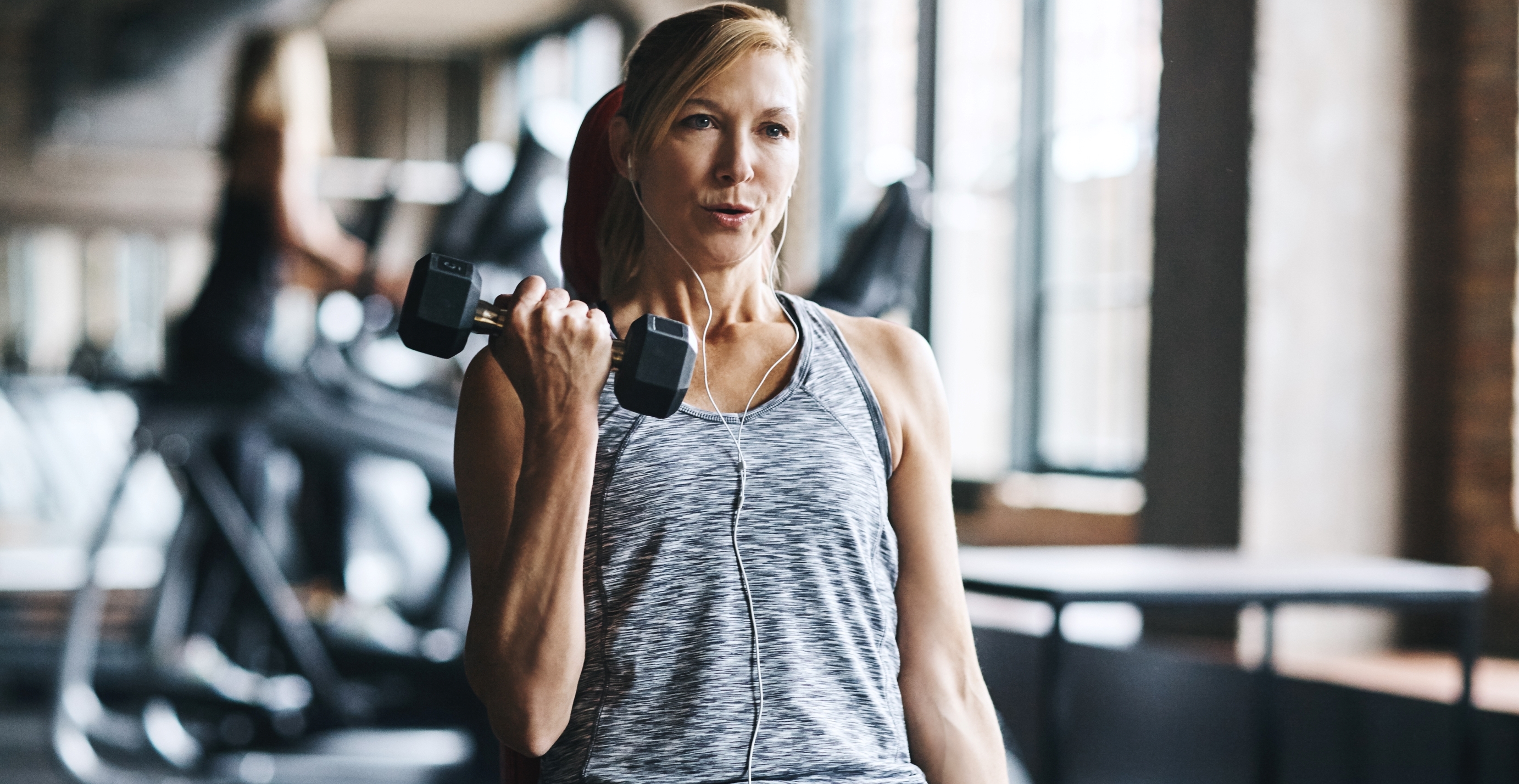 ¿Adiós, cardio? El entrenamiento de fuerza favorece el bienestar de la mujer a mediana edad