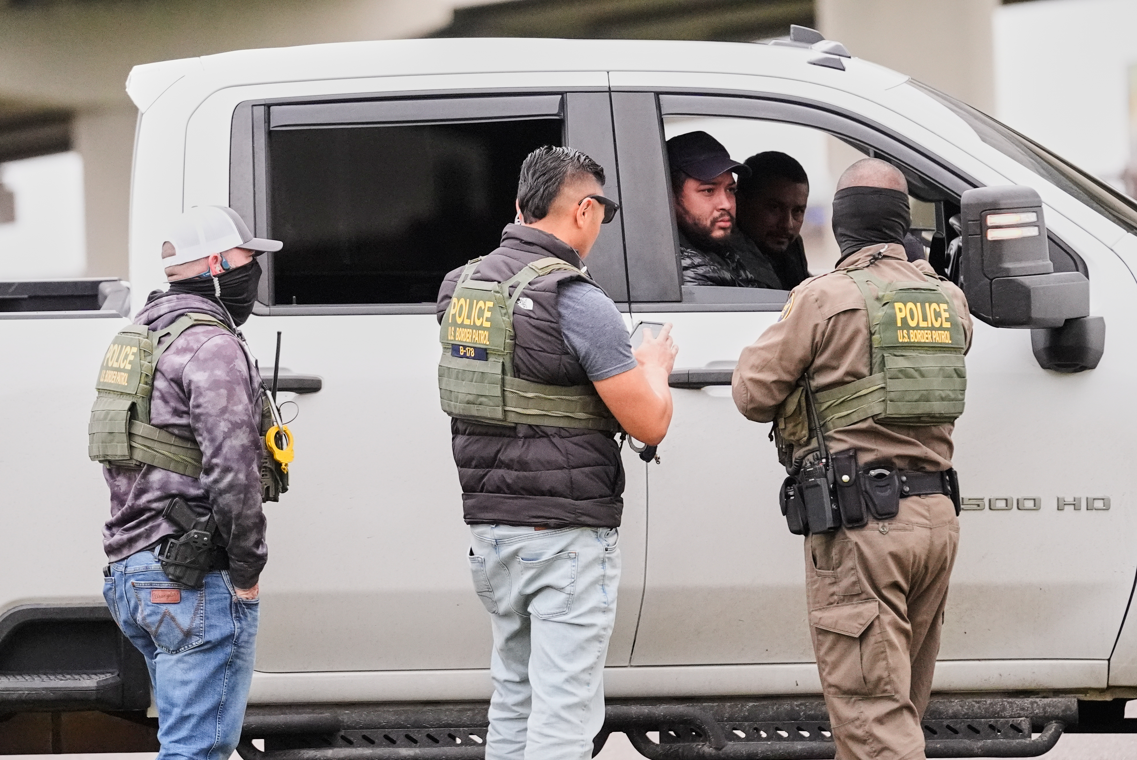 ¿Qué cambia con las nuevas reglas de ICE? Estas son las ocho claves que debes saber
