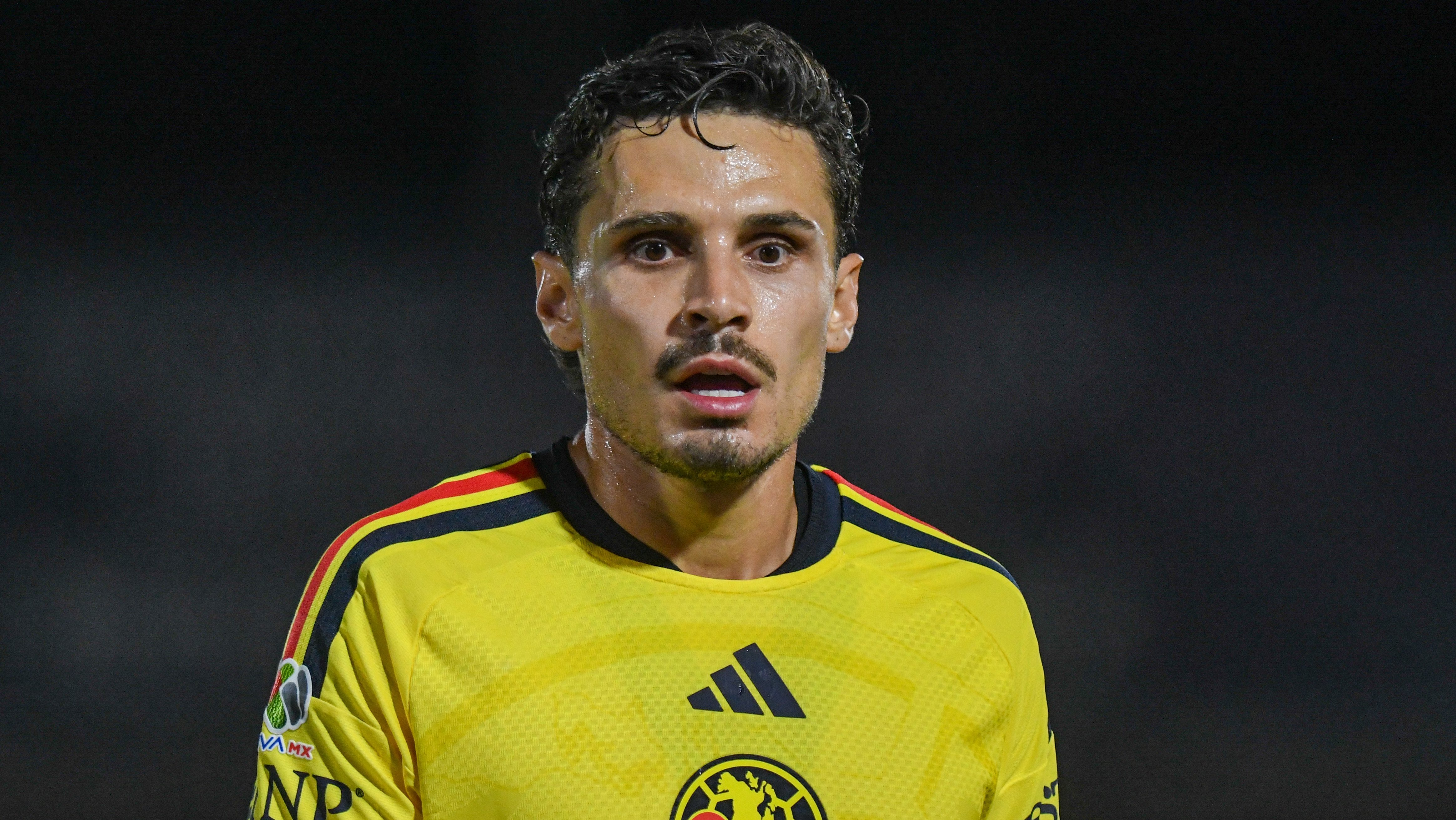 Raphael Veiga peligra en el América por una estricta cláusula y una operación de hombro