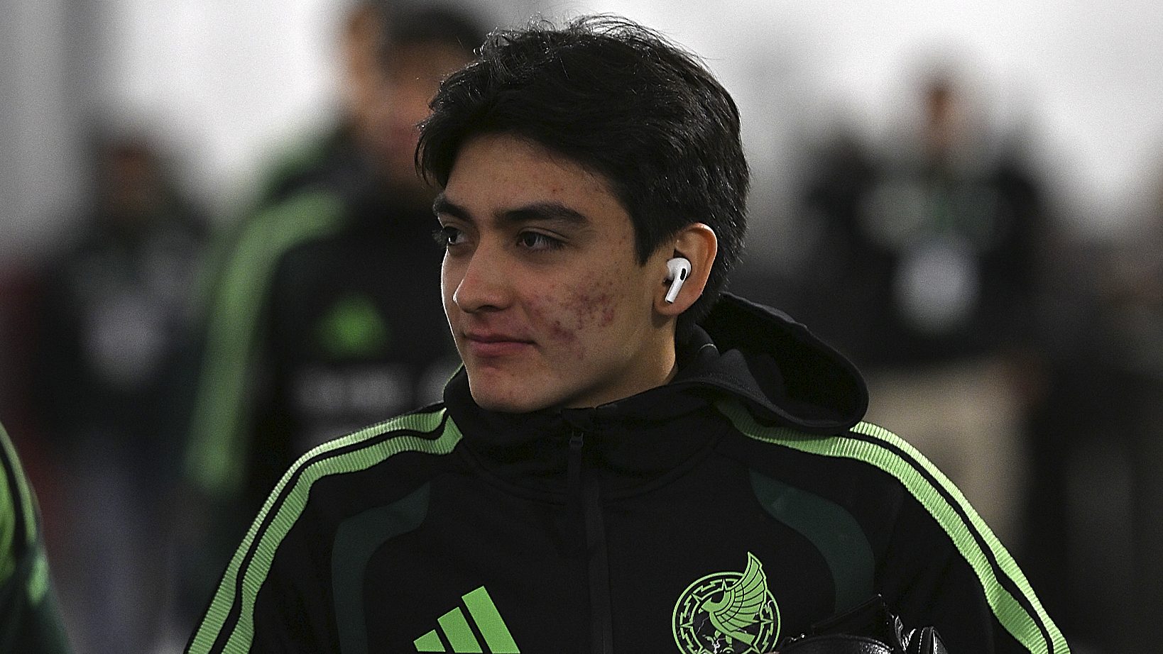 El Arsenal lleva la delantera para amarrar a la joya mexicana Gilberto Mora