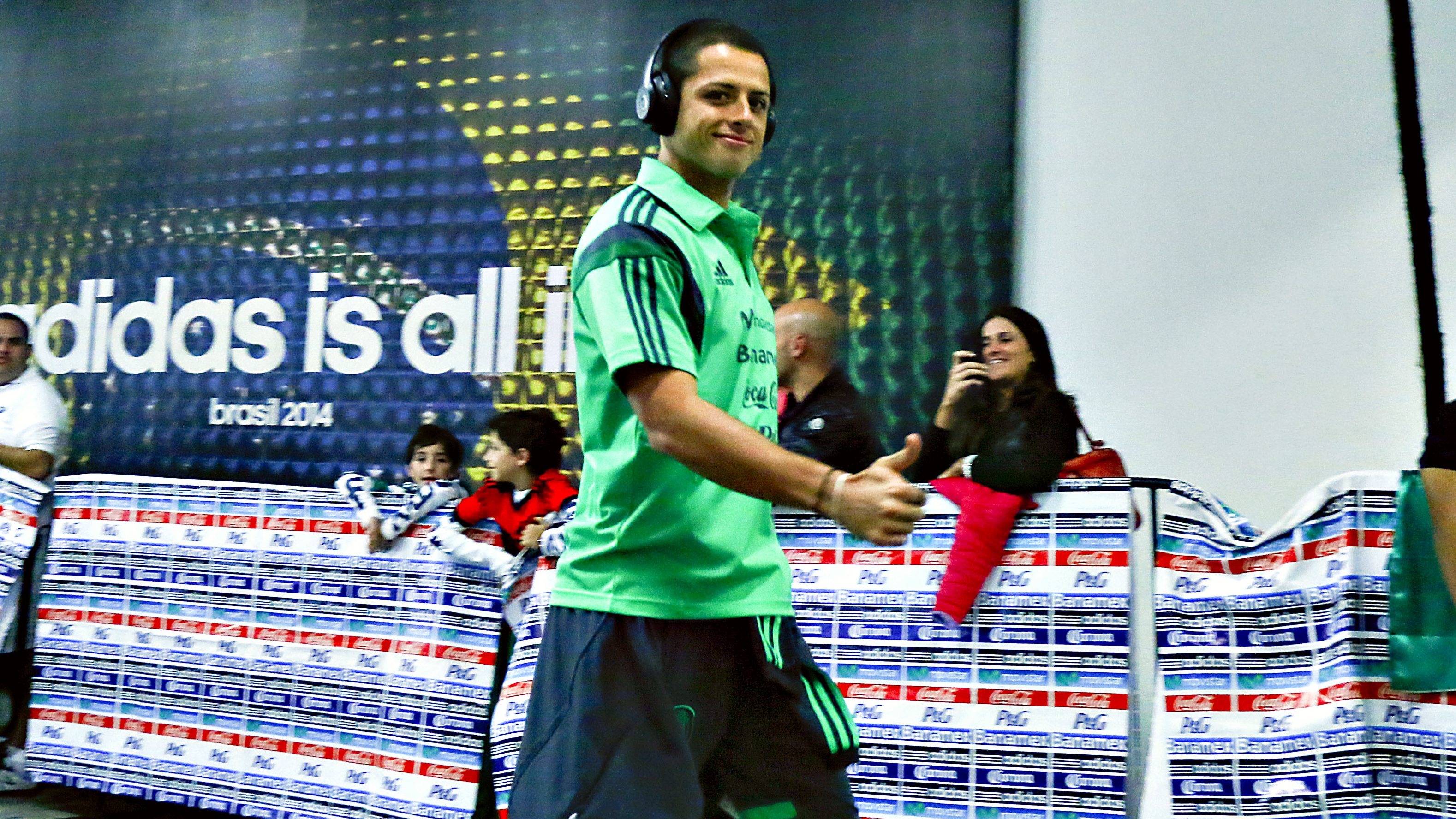 Chicharito reaviva polémica con la selección mexicana con mensaje salpicado de soberbia