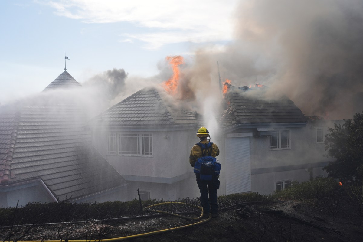 Demanda acusa a San Diego Gas & Electric de provocar el incendio Norte