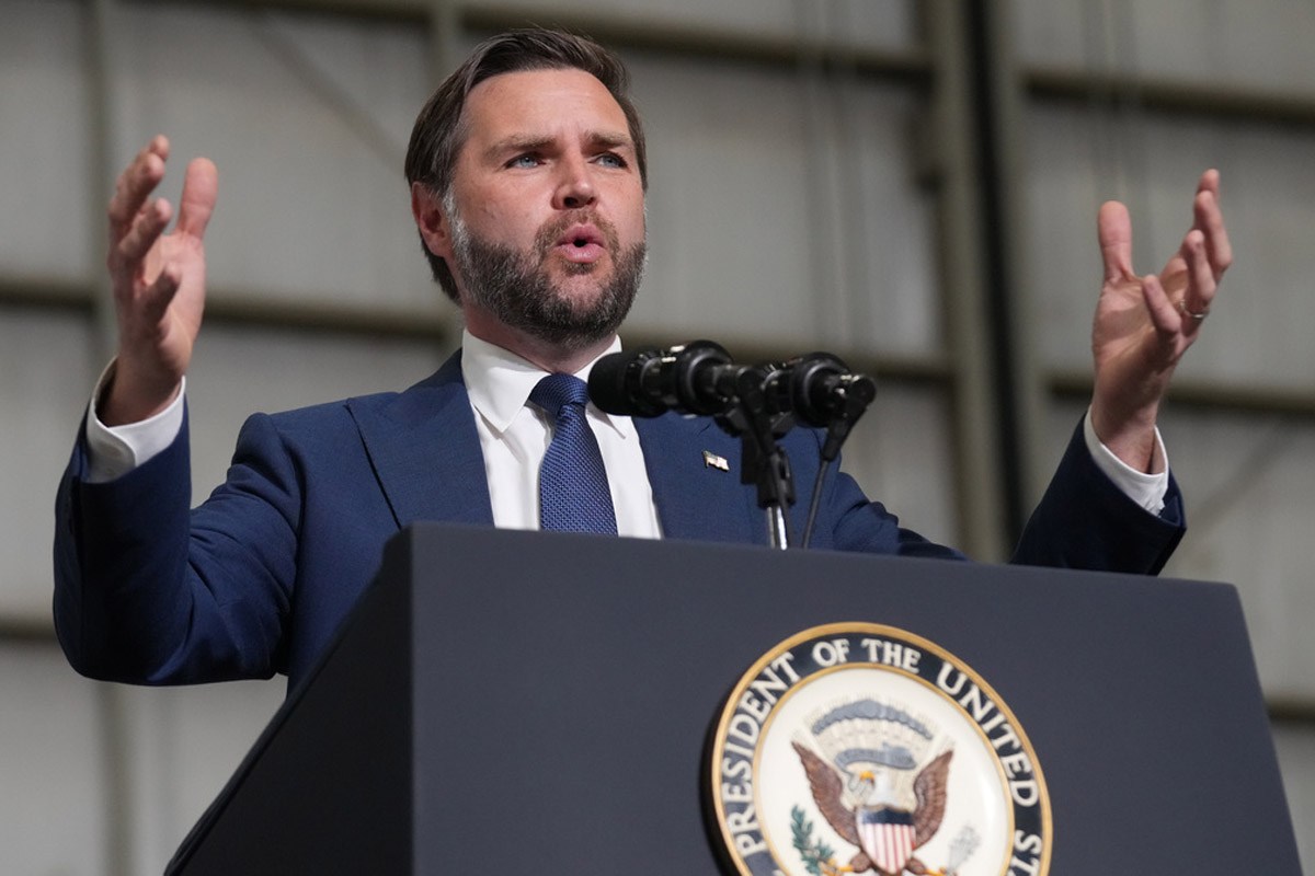 J.D. Vance contempla a Ted Cruz postulándose a la presidencia en 2028
