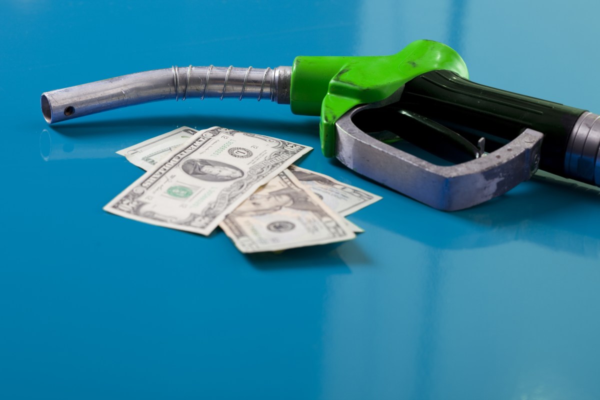 Qué estados están eliminando el impuesto a la gasolina para reducir su precio