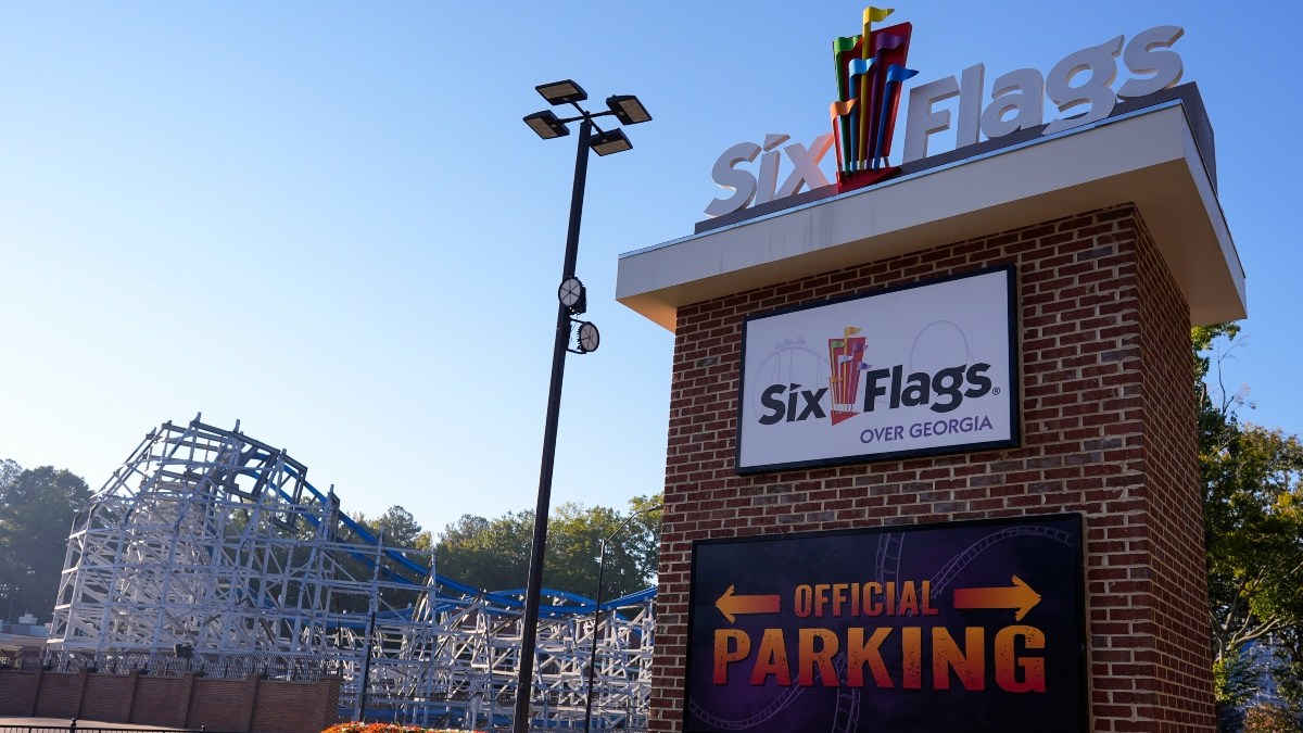 Tragedia en Six Flags de Georgia: un hombre muere tras caer de una montaña rusa