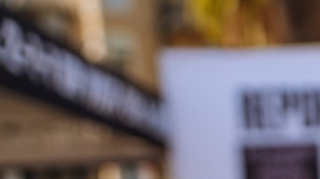 El Condado de Los Ángeles promociona su nuevo sistema de mensajes de texto para denunciar delitos de odio, incidentes de odio y actos de discriminación.