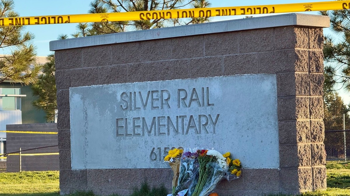 El FBI investiga una aparente obsesión nazi del responsable de la masacre en un colegio de Oregon