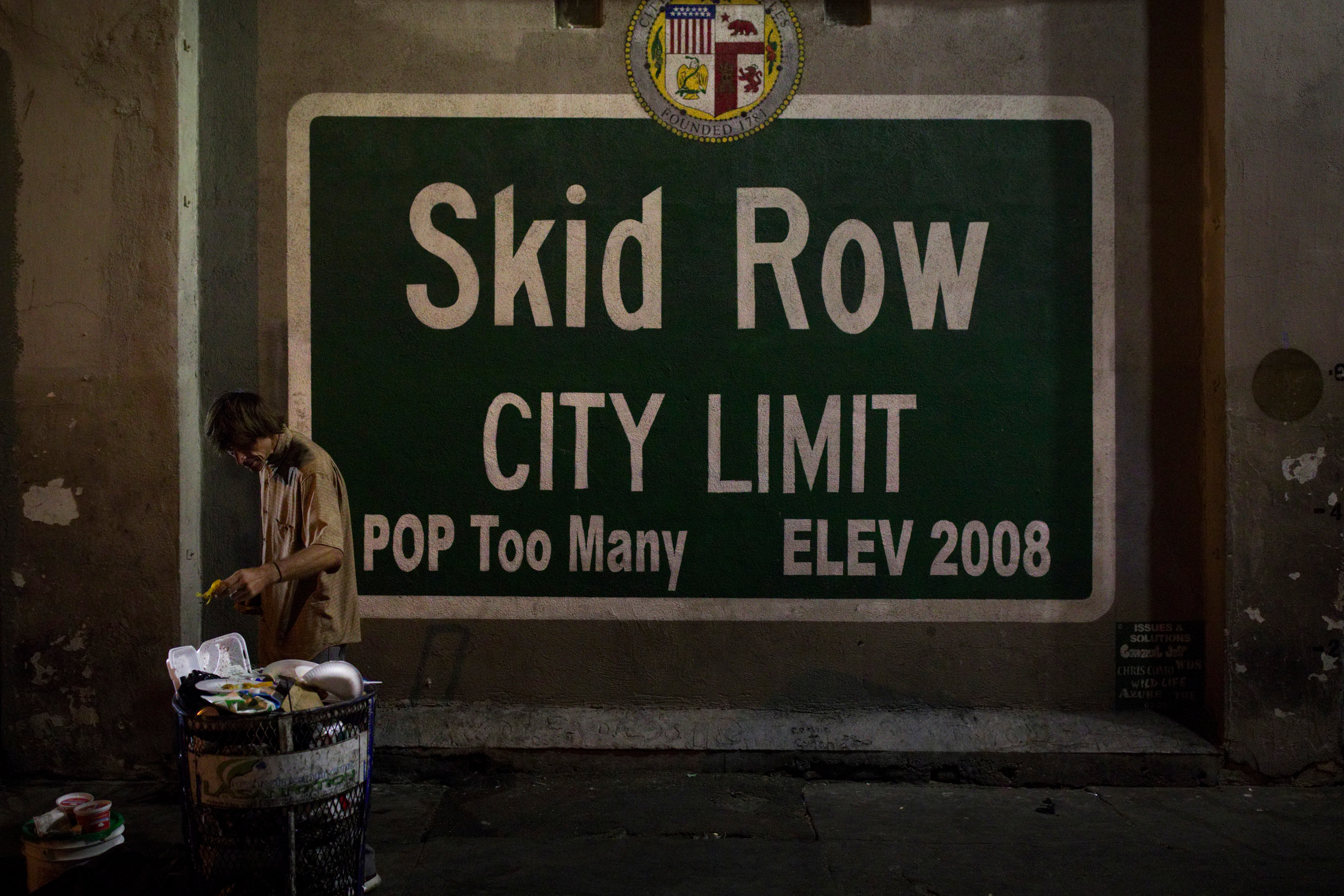 Residentes de Skid Row califican de publicitario el operativo policial