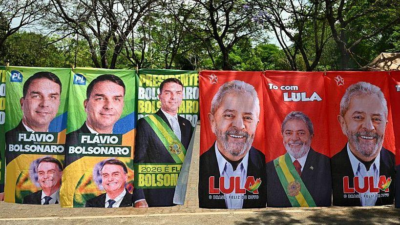 Cómo se compara Flávio Bolsonaro con su padre Jair y cuánto cambia el duelo con Lula por la presidencia de Brasil 4 años después
