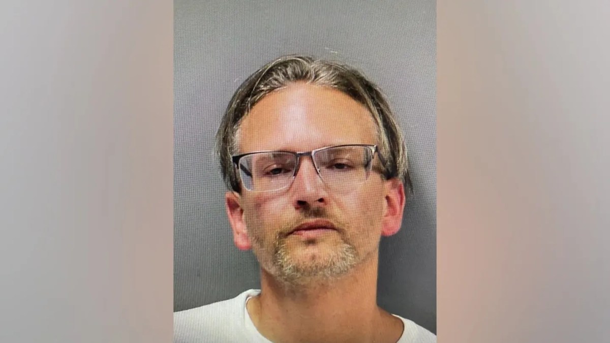 Hombre admite haber asesinado a su padre cuando tenía 17 años en New Hampshire