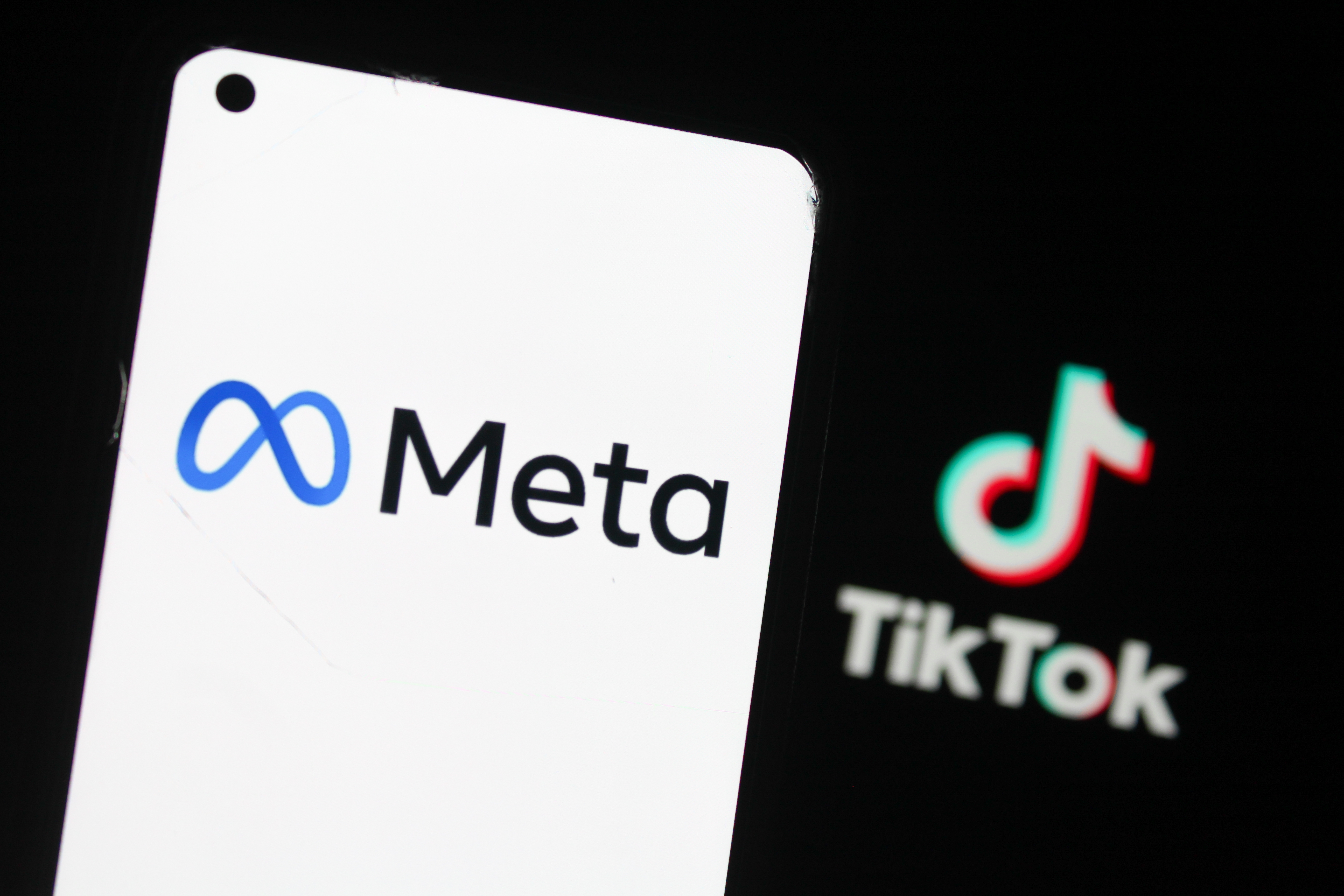 Meta cierra la puerta a TikTok y bloquea sus anuncios en Facebook e Instagram en siete países
