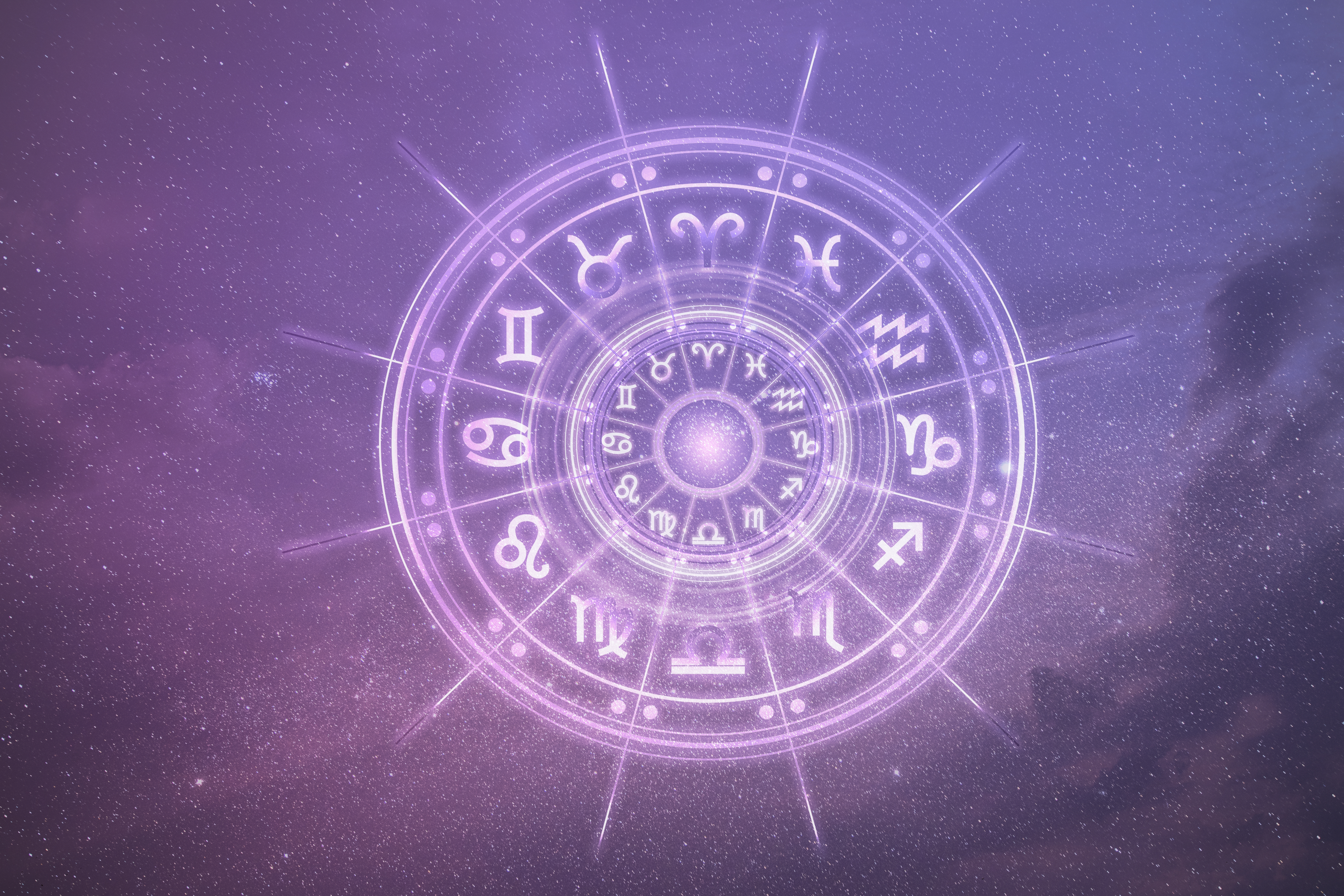 5 signos del zodiaco destacan como los más atractivos: cuáles son sus rasgos