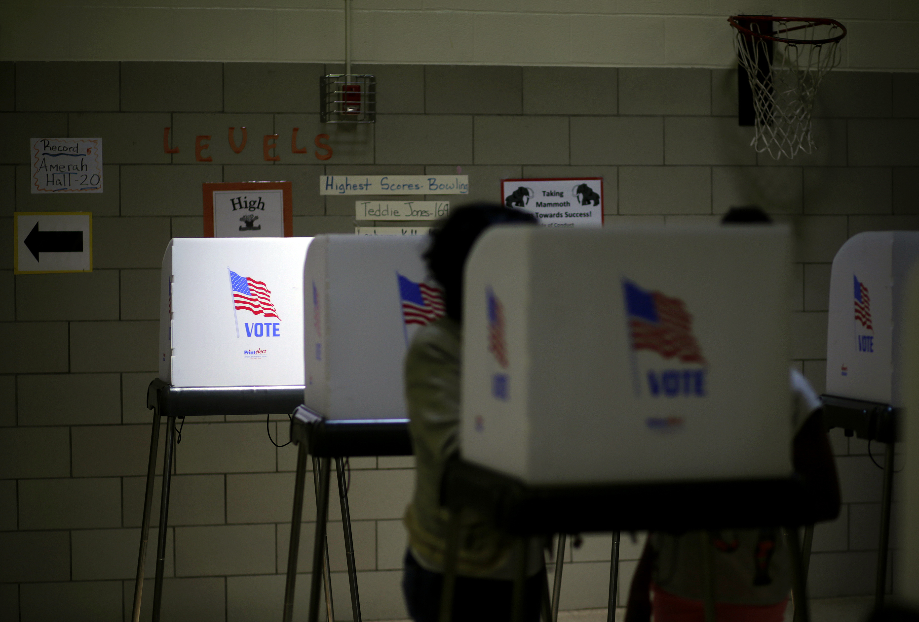 La economía desplazó a la migración entre las prioridades del voto latino